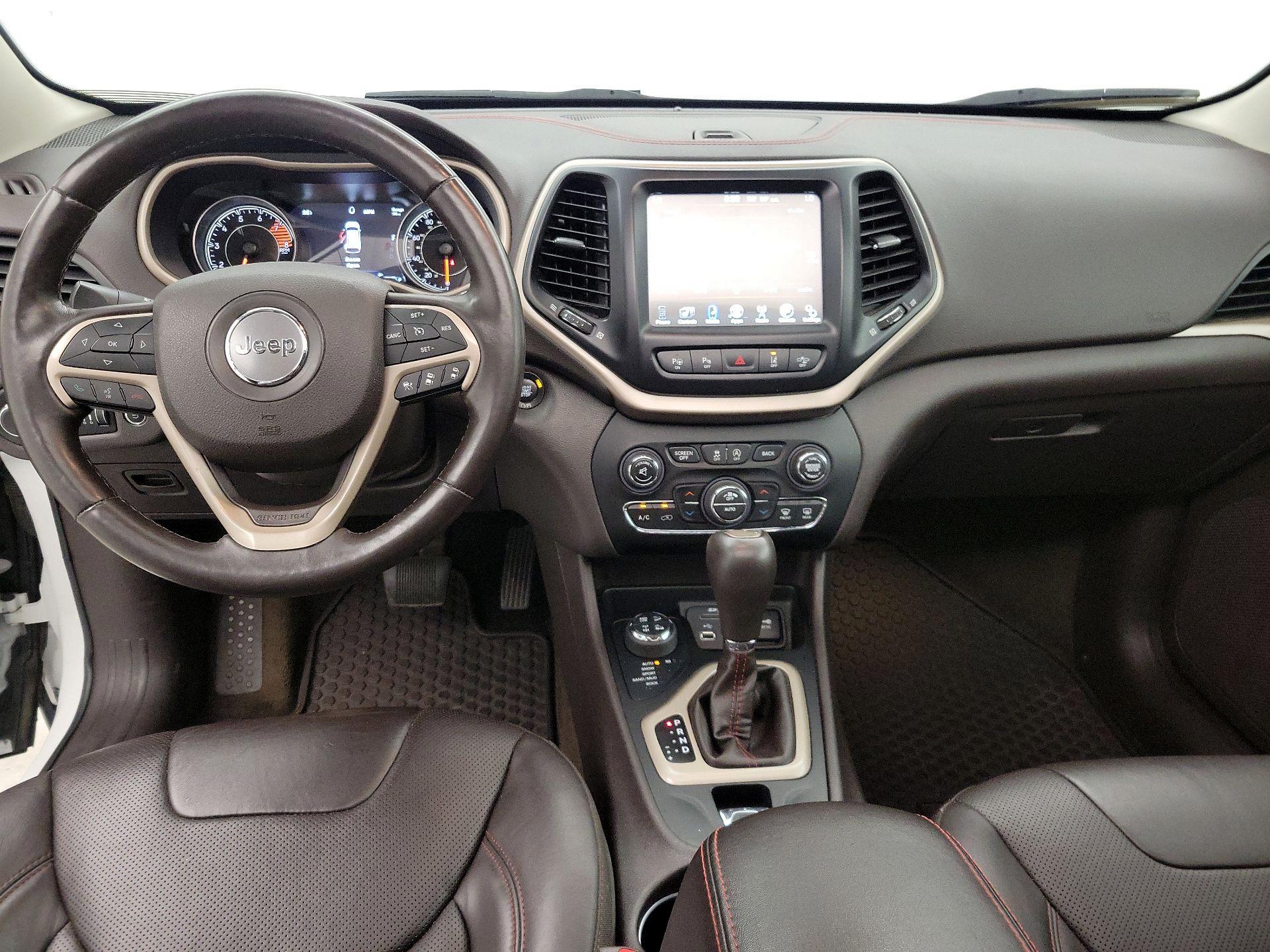 Thumbnail: 2017 Jeep Cherokee - 9