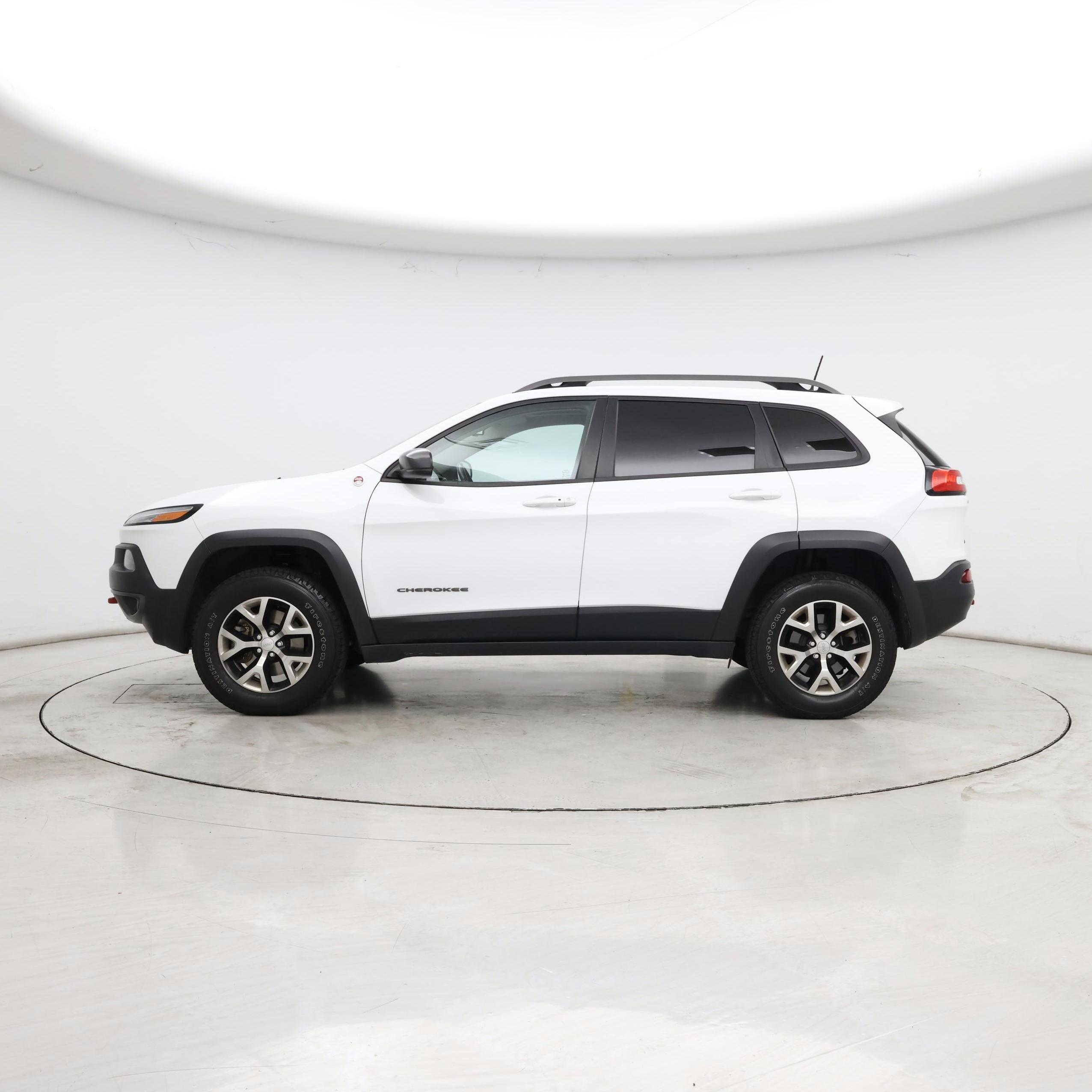 Thumbnail: 2017 Jeep Cherokee - 3
