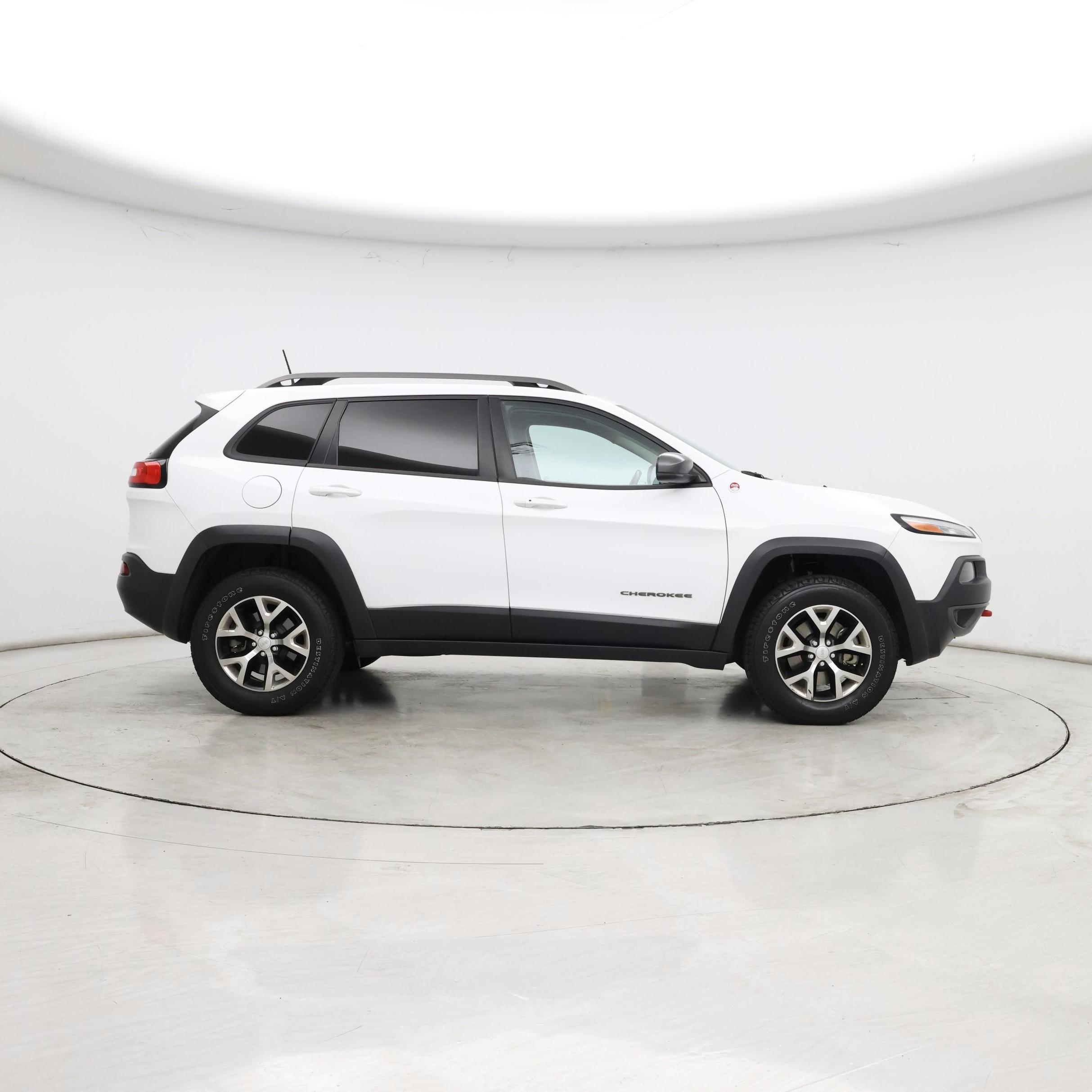 Thumbnail: 2017 Jeep Cherokee - 7