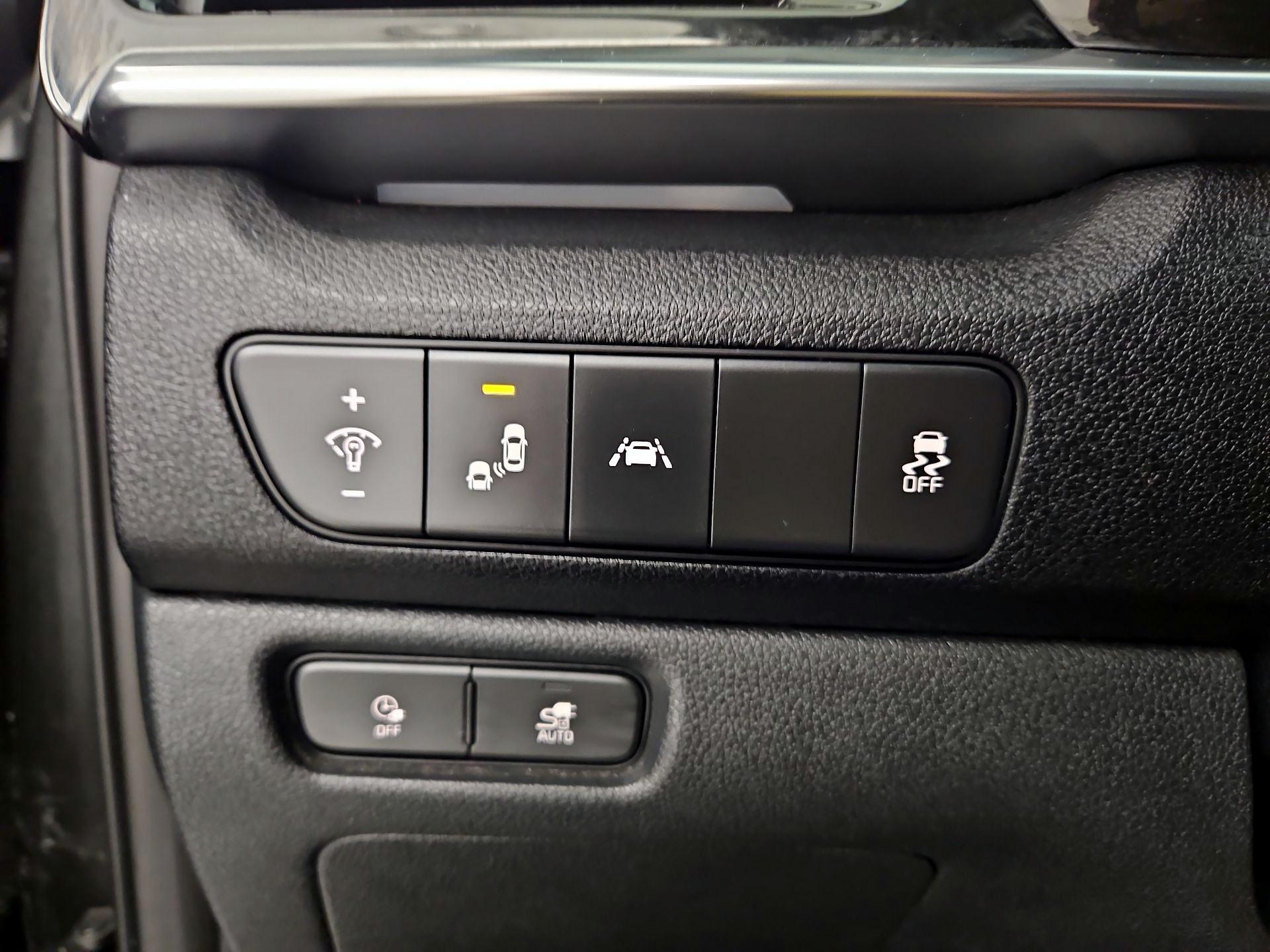 Thumbnail: 2020 Kia Niro - 13