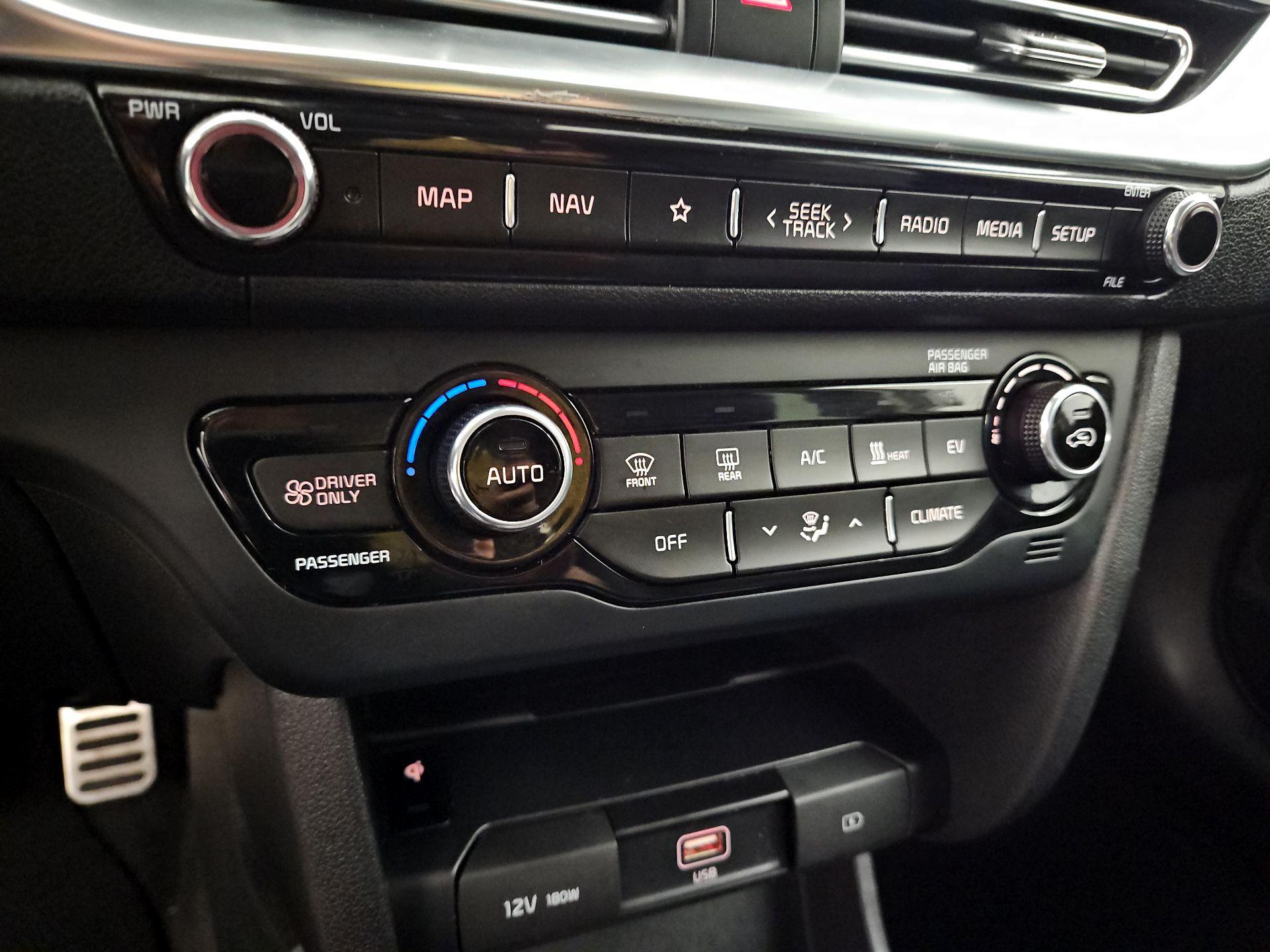 Thumbnail: 2020 Kia Niro - 17