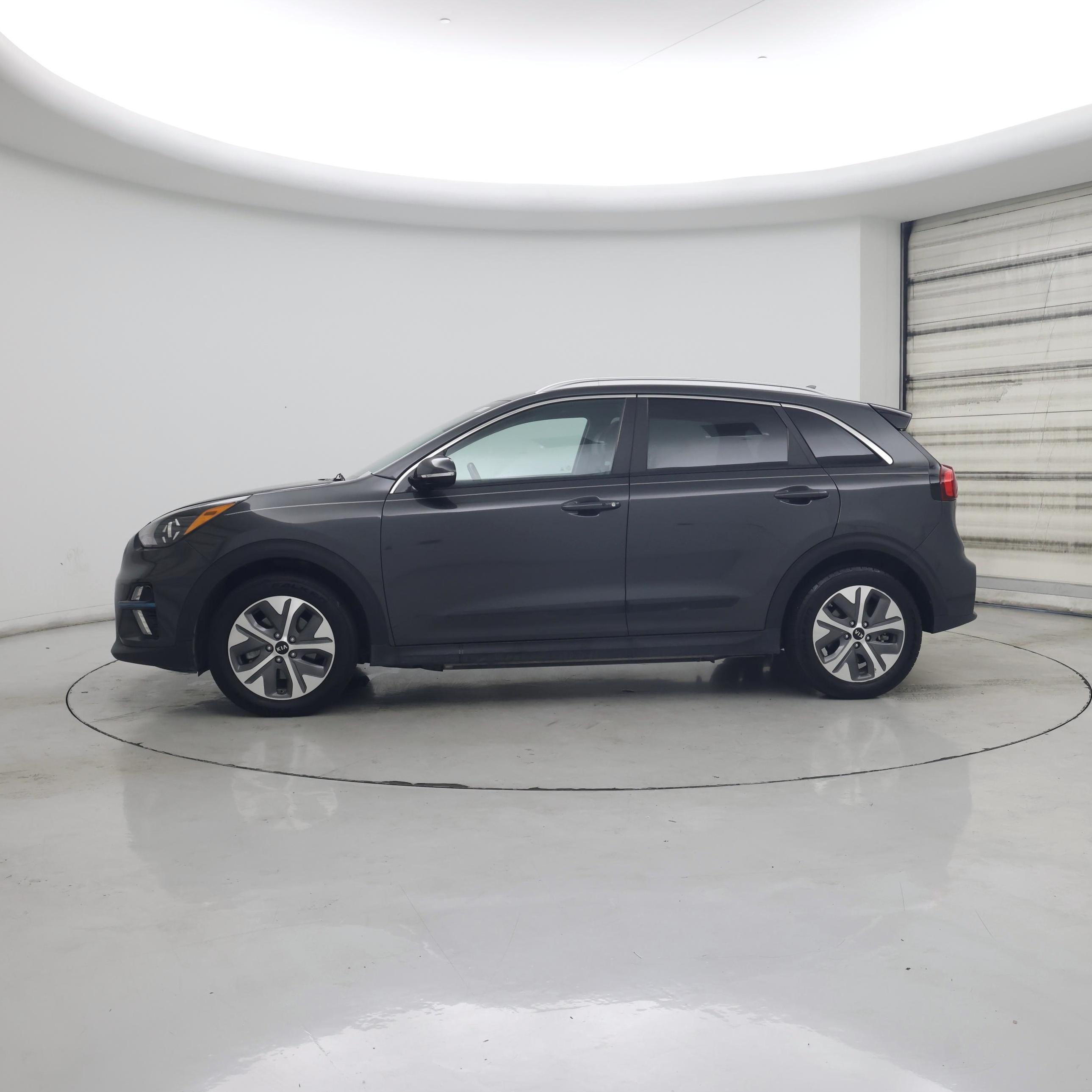 Thumbnail: 2020 Kia Niro - 3