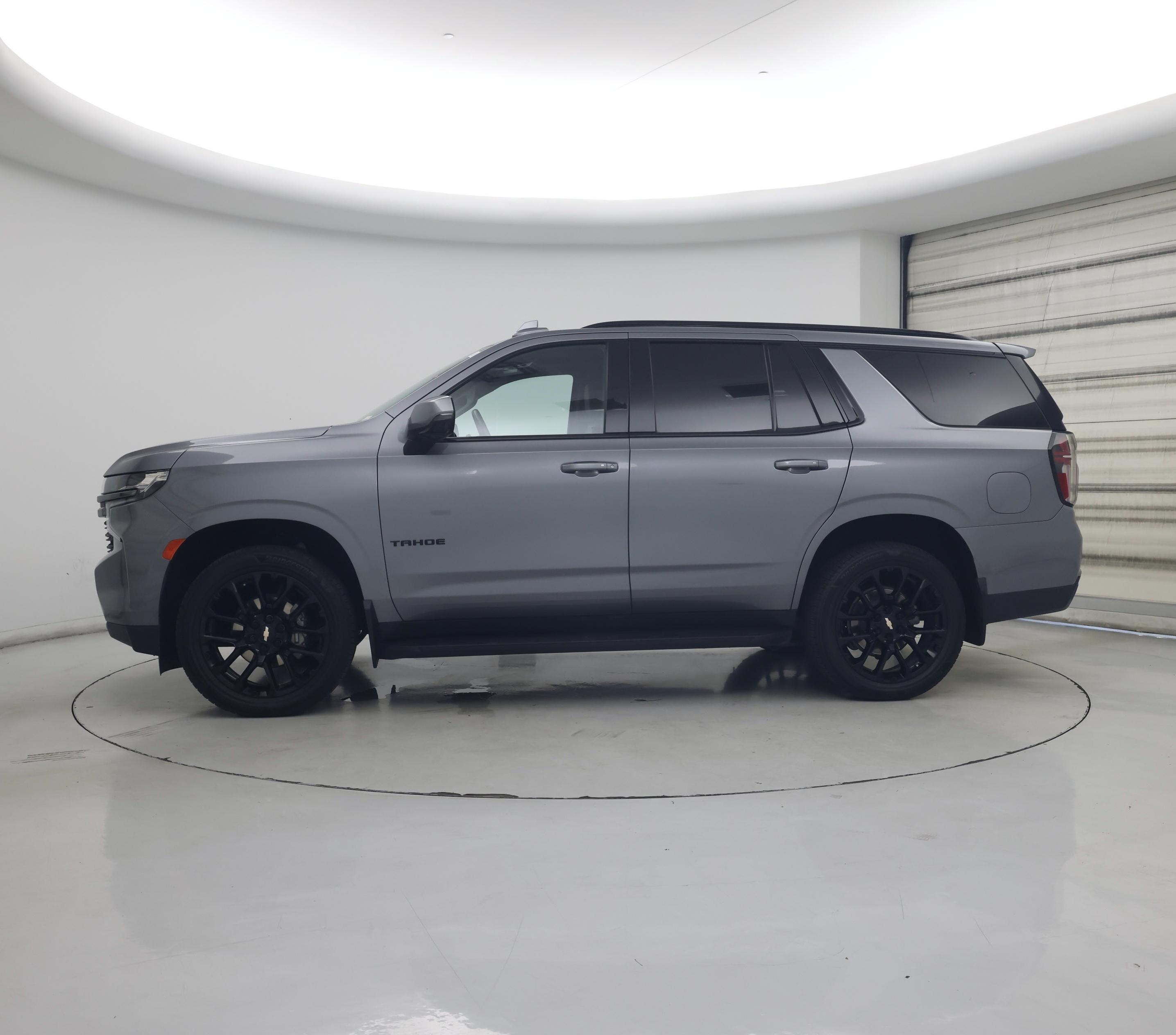 Thumbnail: 2022 Chevrolet Tahoe - 3