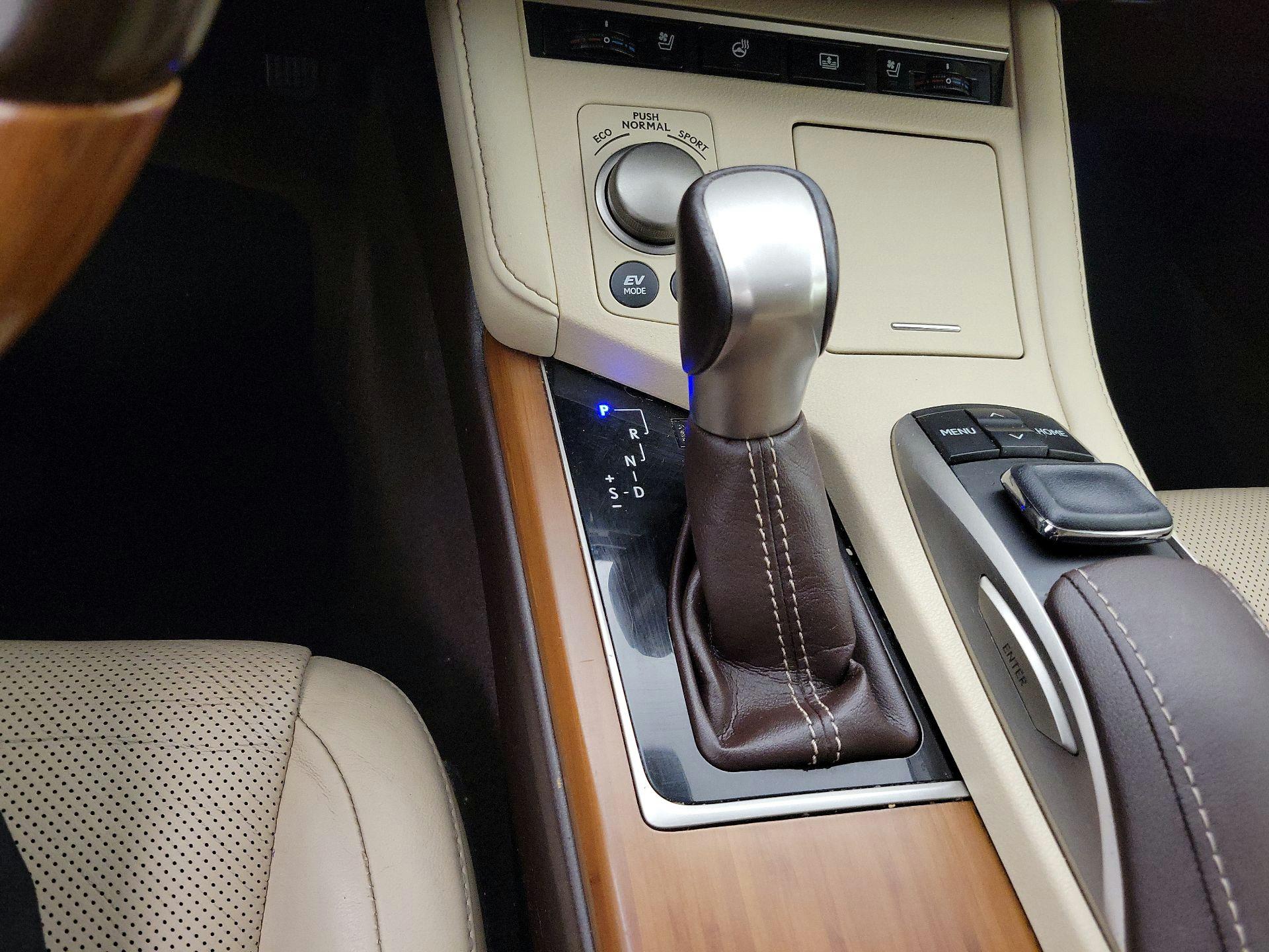 Thumbnail: 2016 Lexus ES - 18