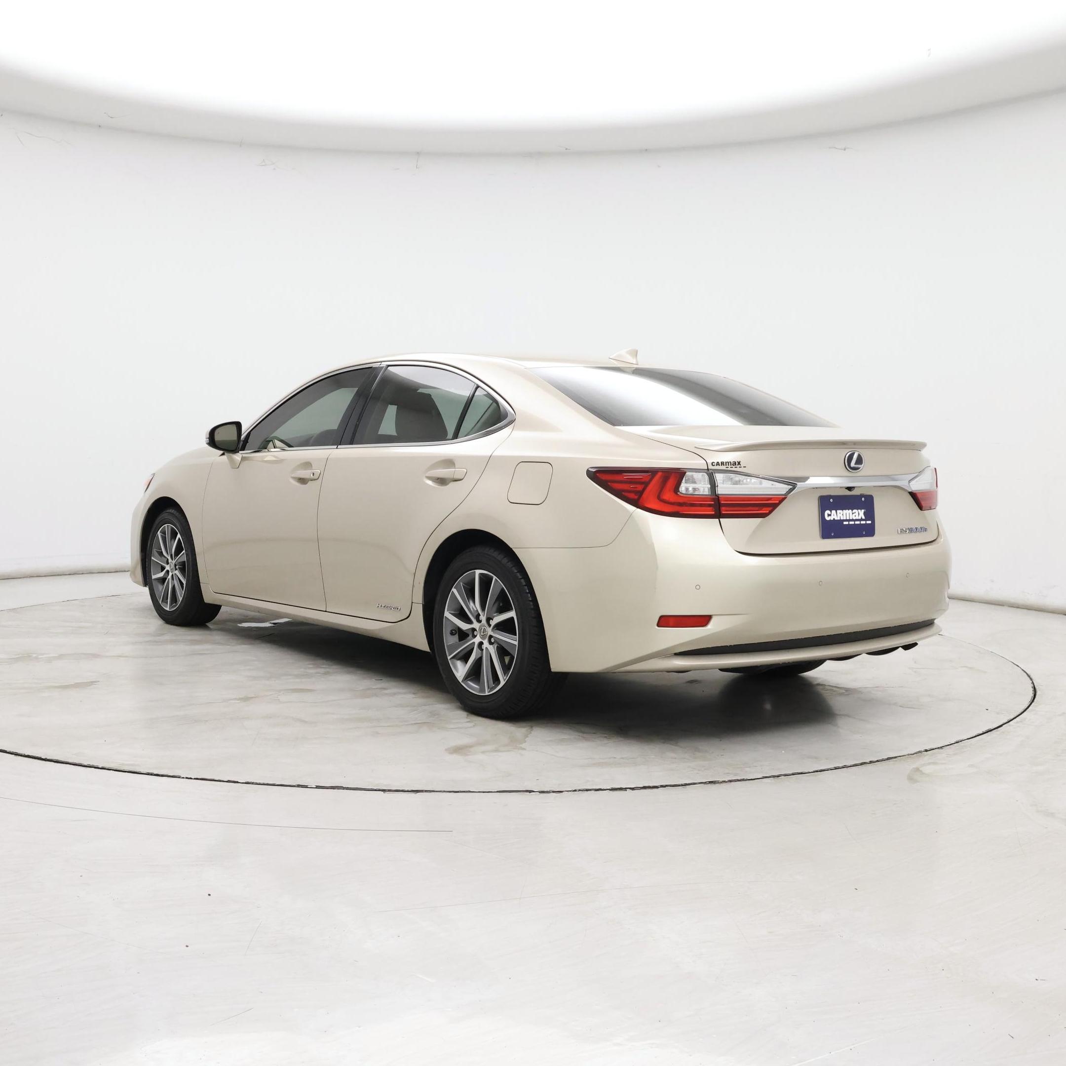 Thumbnail: 2016 Lexus ES - 2