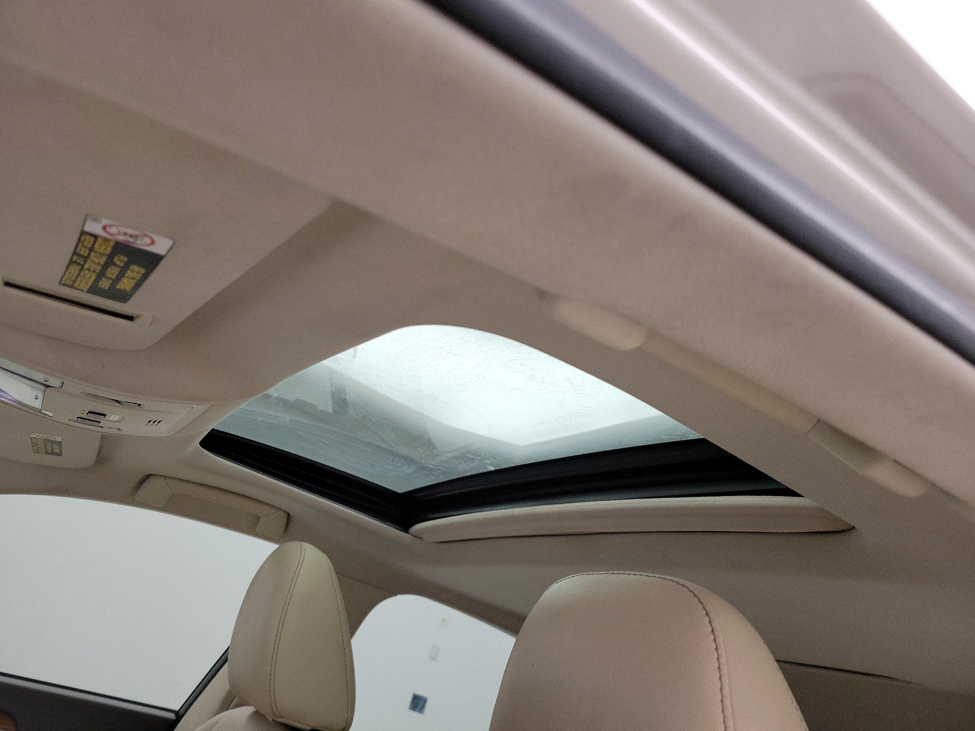 Thumbnail: 2016 Lexus ES - 19