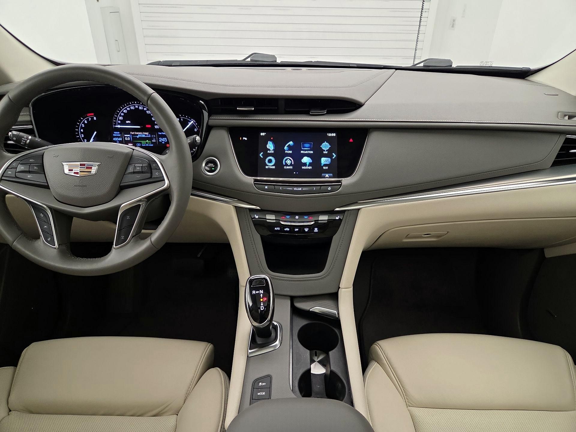 Thumbnail: 2017 Cadillac XT5 - 9