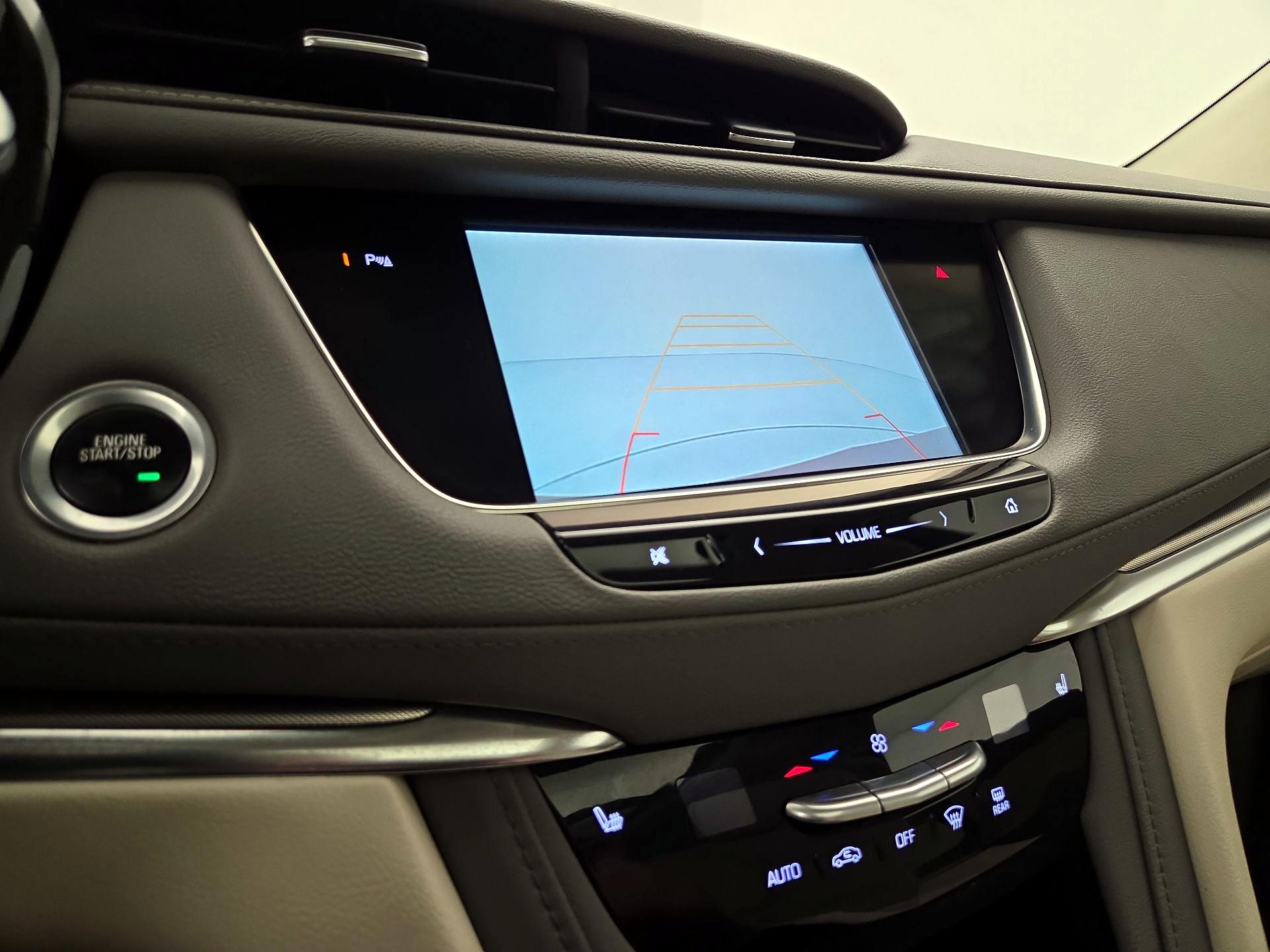 Thumbnail: 2017 Cadillac XT5 - 15