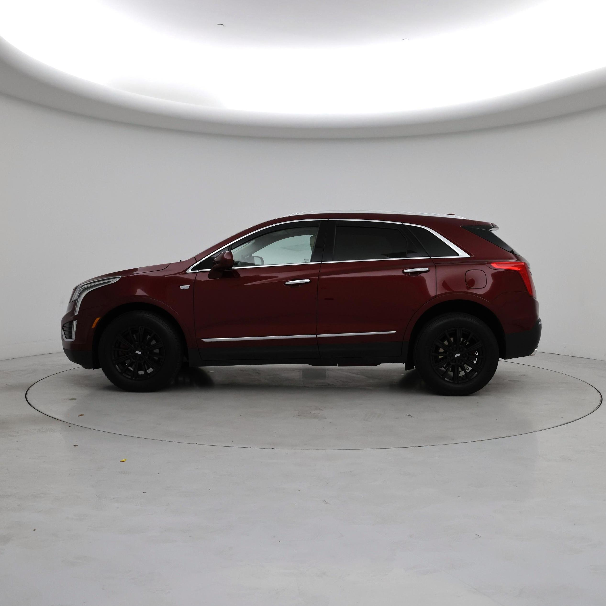 Thumbnail: 2017 Cadillac XT5 - 3