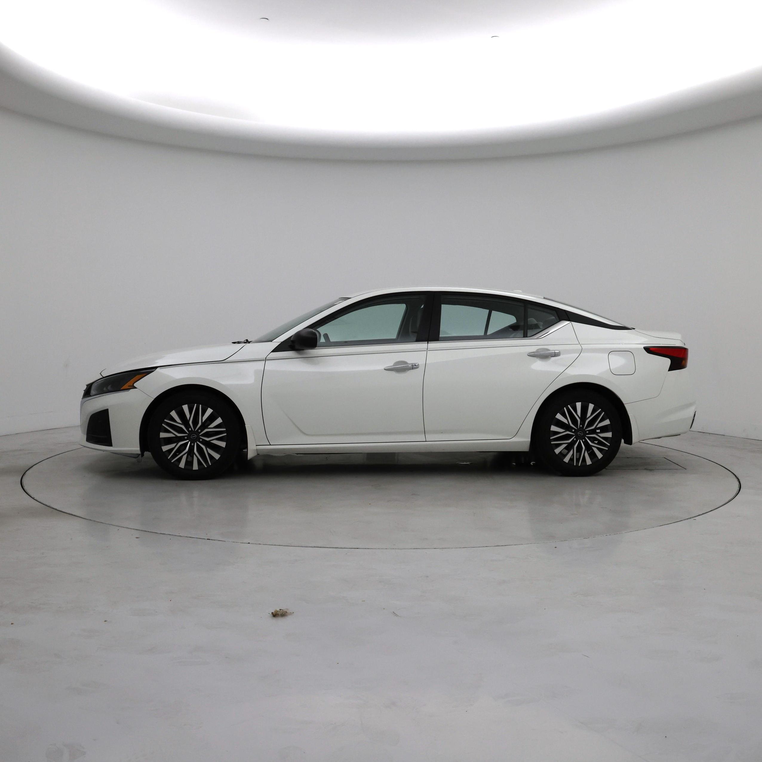 Thumbnail: 2024 Nissan Altima - 3