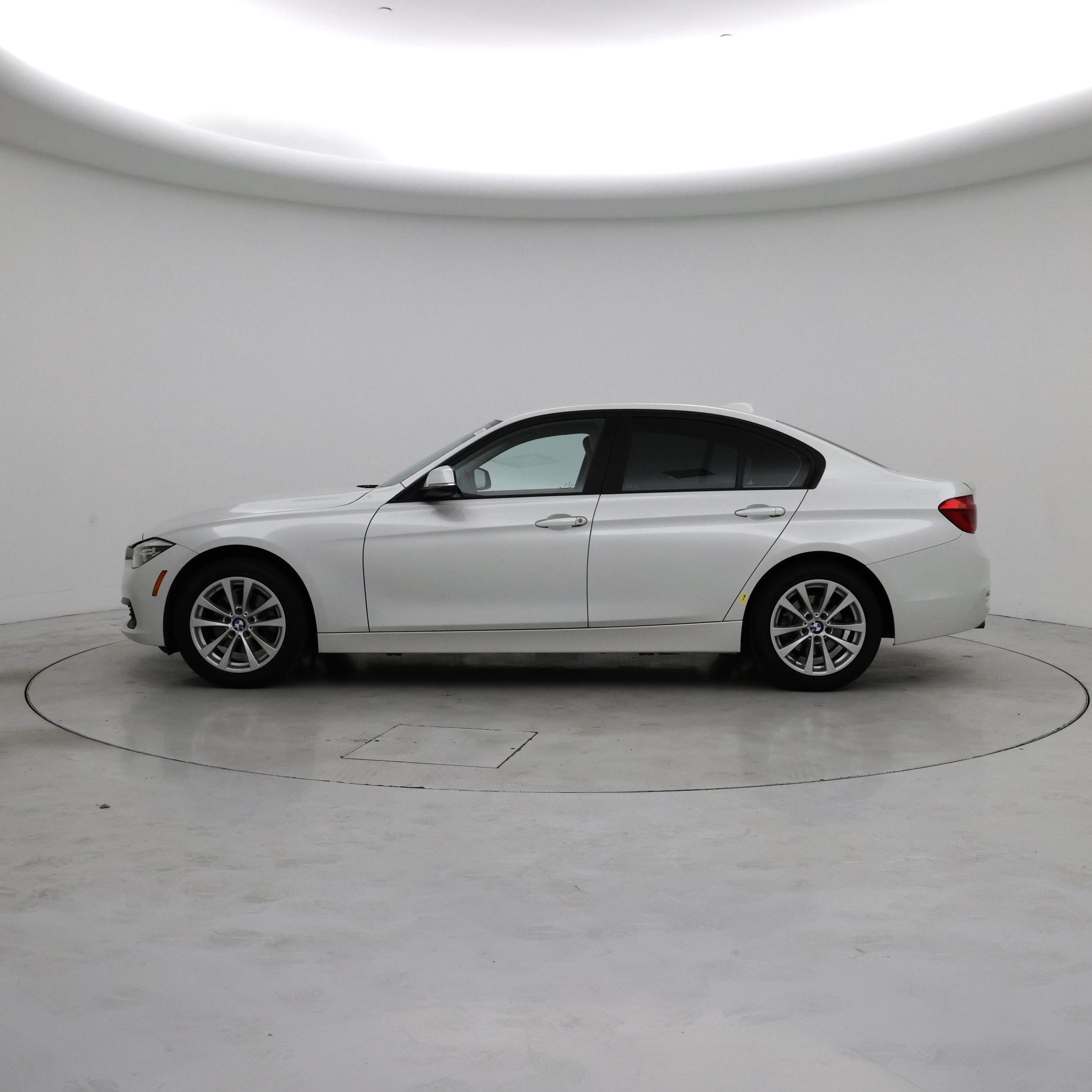 Thumbnail: 2018 BMW 3 Series - 3