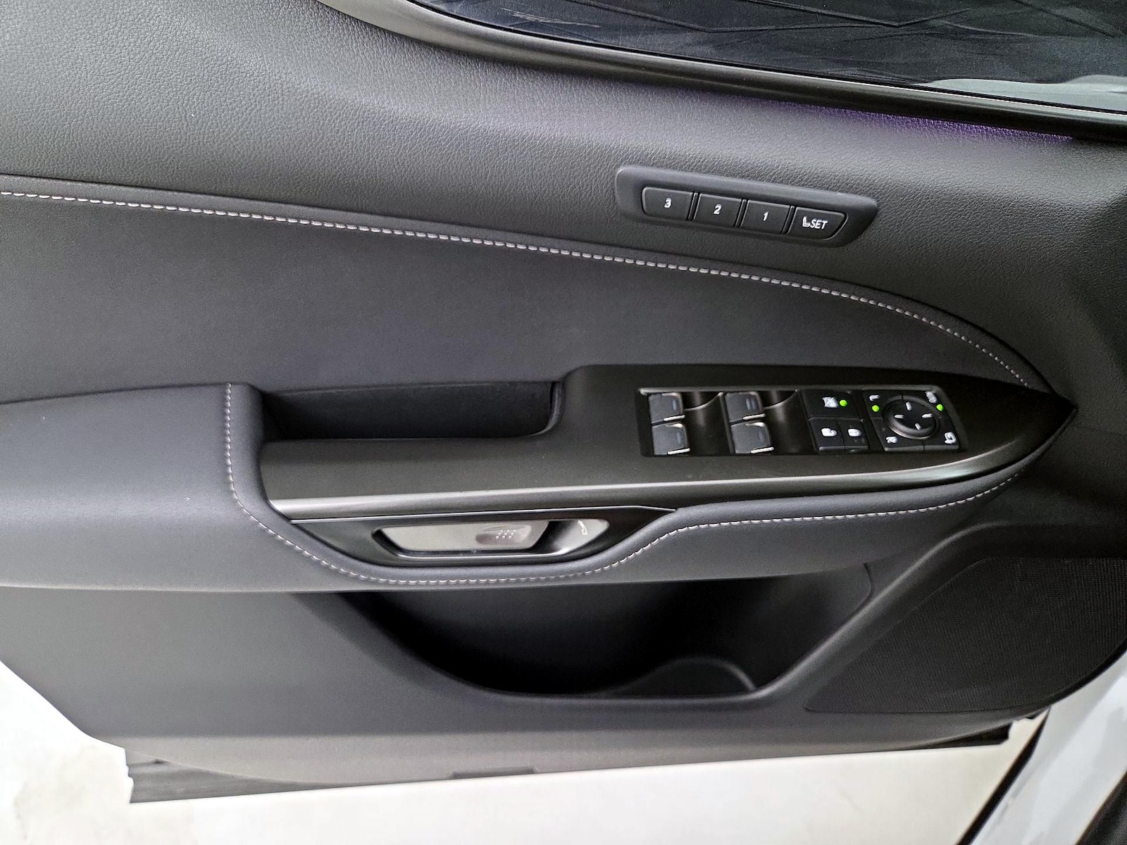 2025 Lexus NX 350 - Photo 13