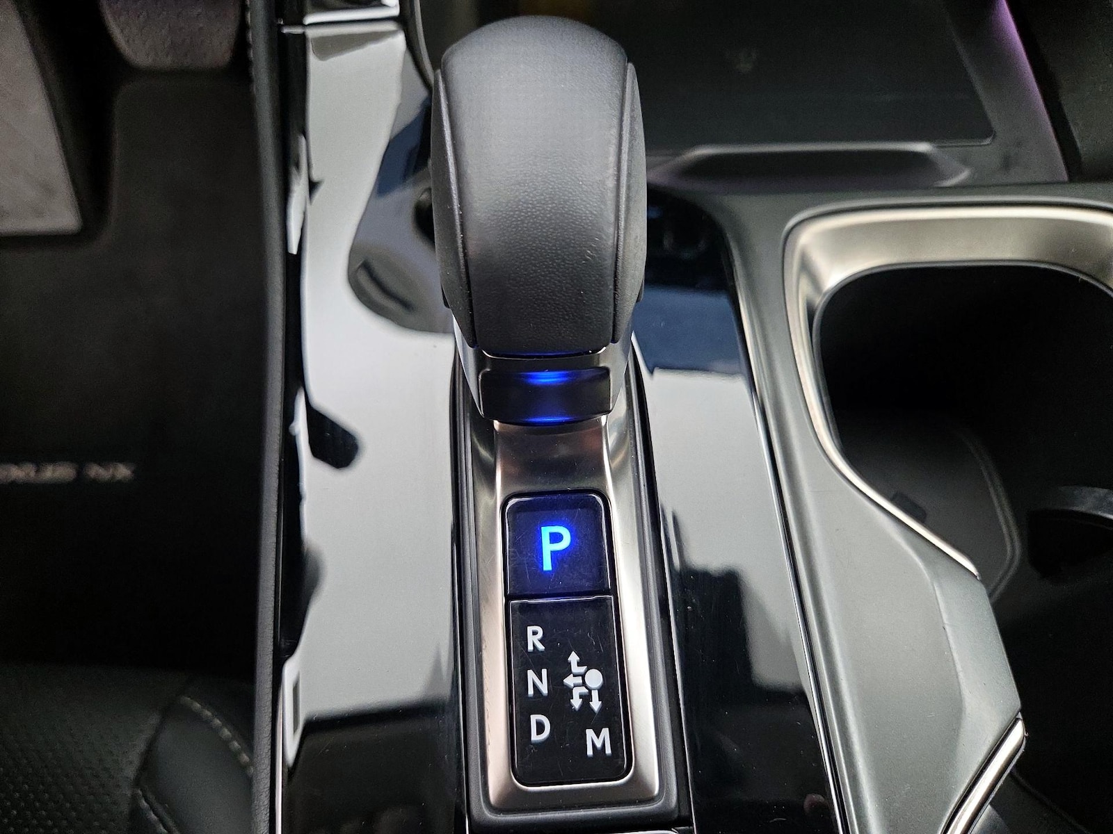 2025 Lexus NX 350 - Photo 18