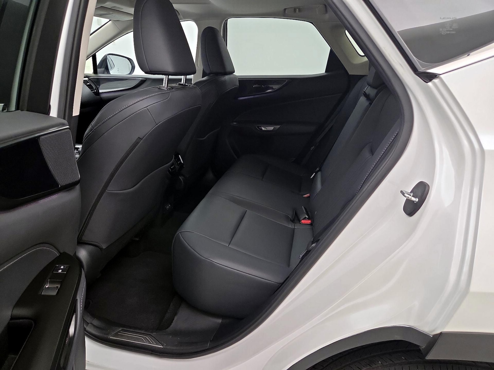 2025 Lexus NX 350 - Photo 21