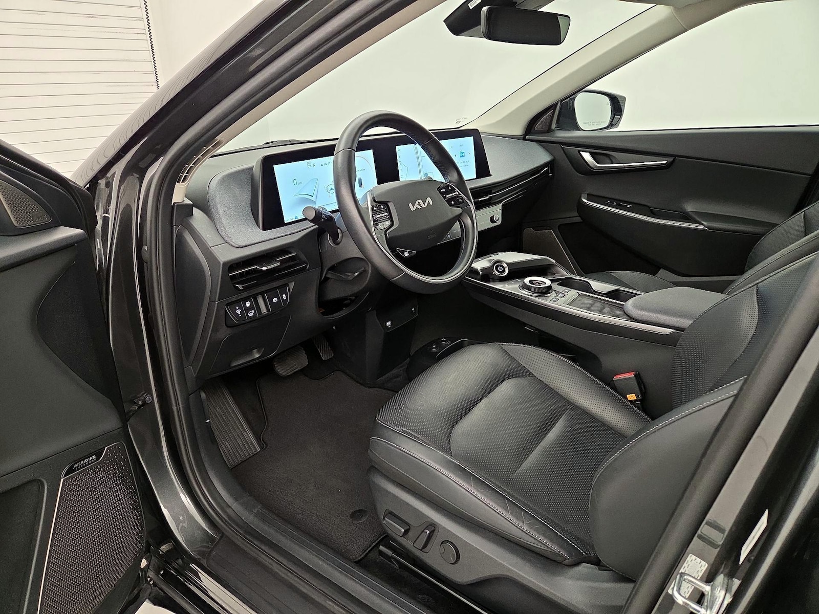 2023 Kia EV6 Wind - Photo 12