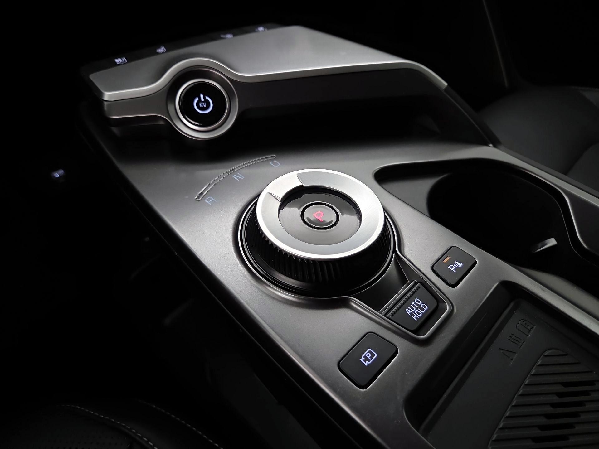 Thumbnail: 2023 Kia EV6 - 18