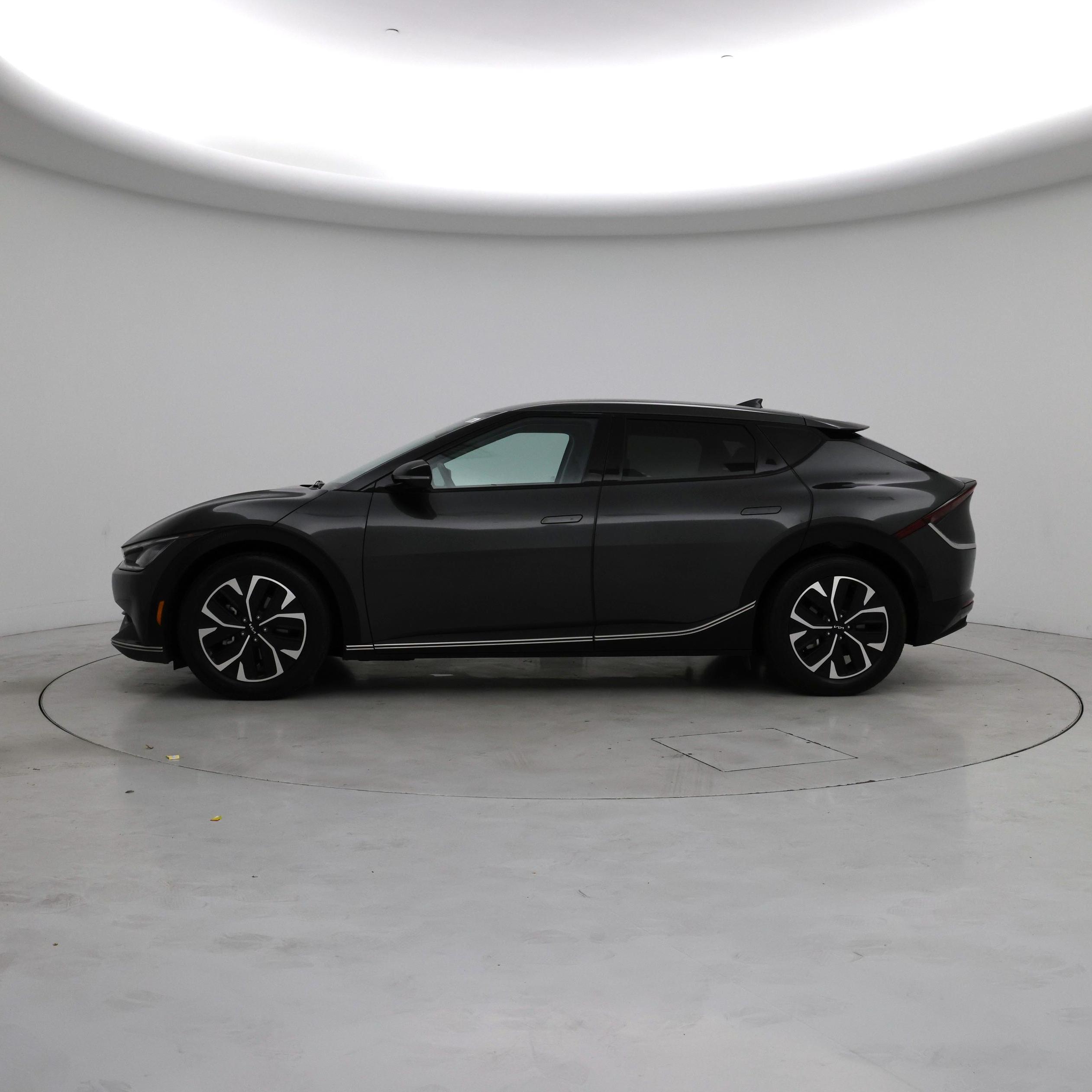 Thumbnail: 2023 Kia EV6 - 3