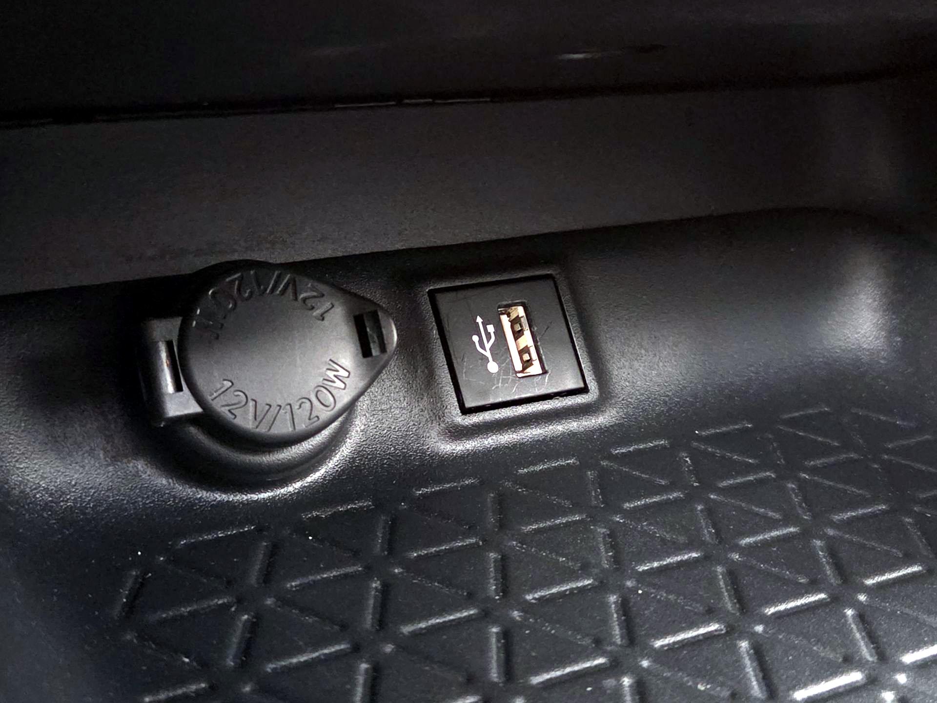 Thumbnail: 2023 Toyota RAV4 - 18