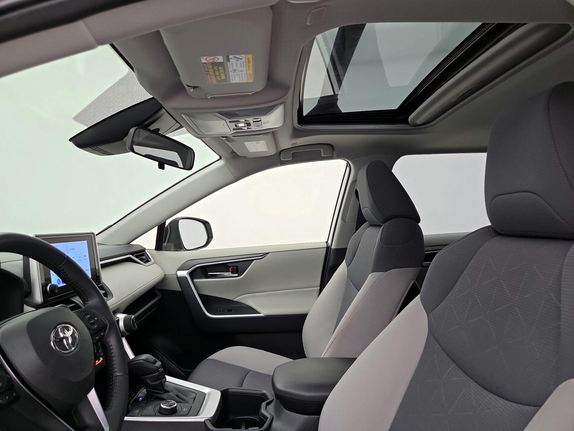 Thumbnail: 2023 Toyota RAV4 - 19