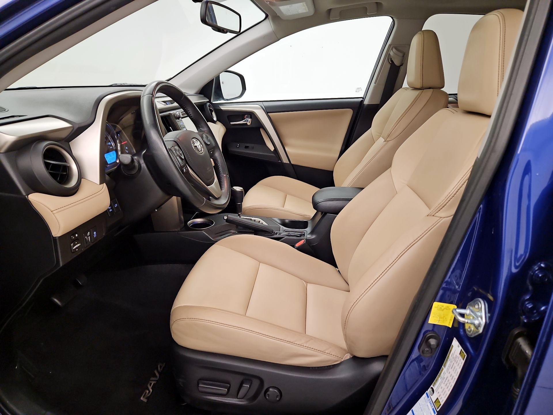 Thumbnail: 2015 Toyota RAV4 - 11