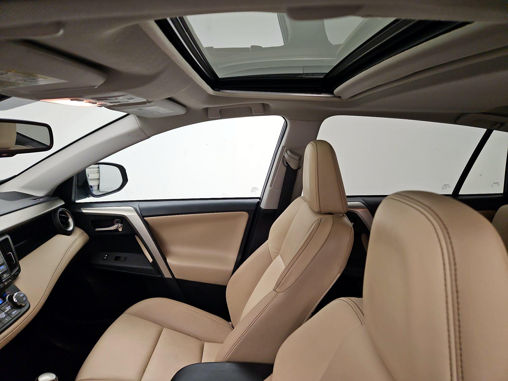 Thumbnail: 2015 Toyota RAV4 - 20