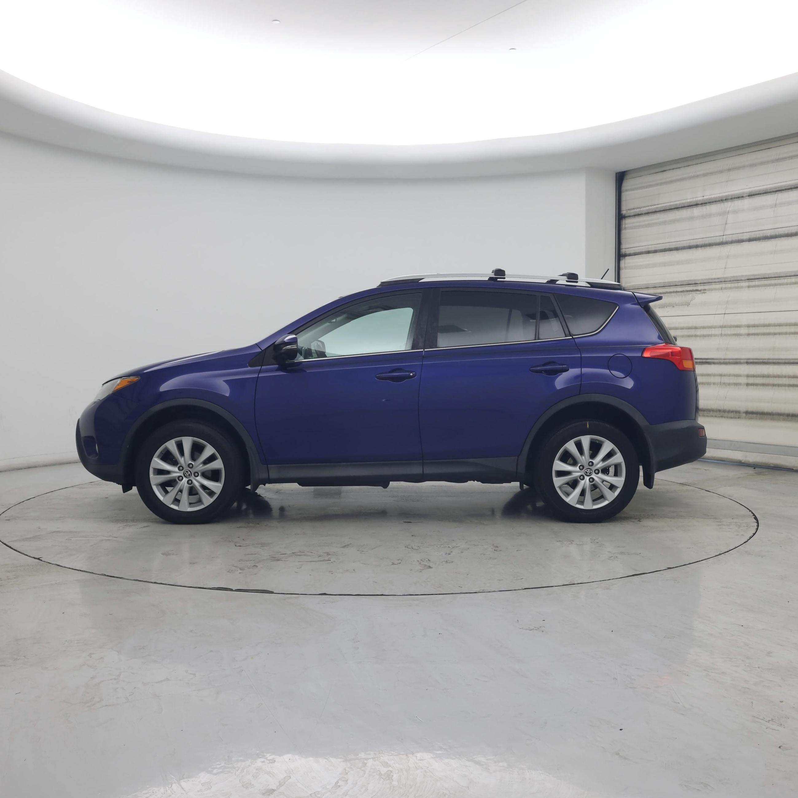 Thumbnail: 2015 Toyota RAV4 - 3