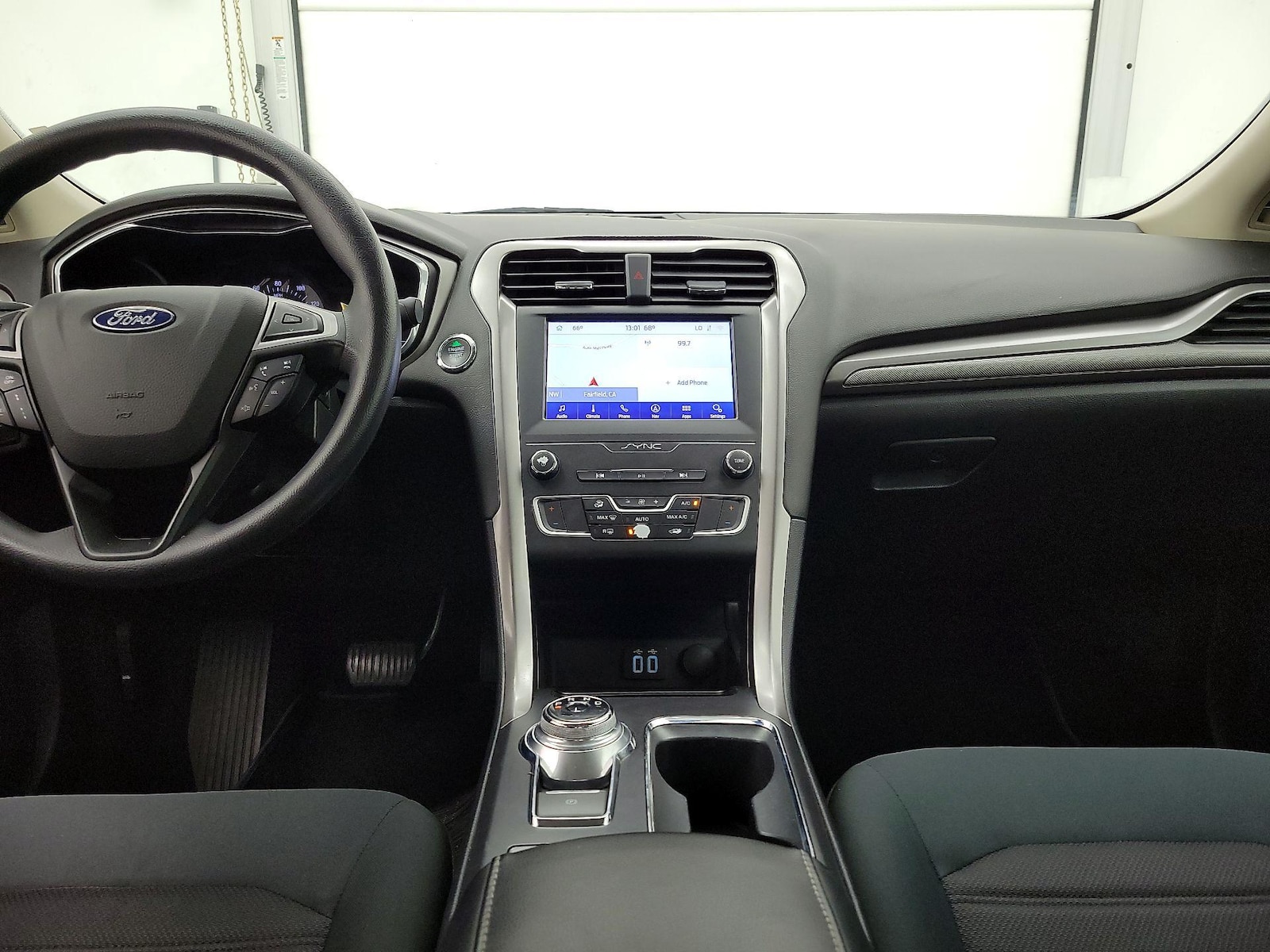 2020 Ford Fusion SE - Photo 10
