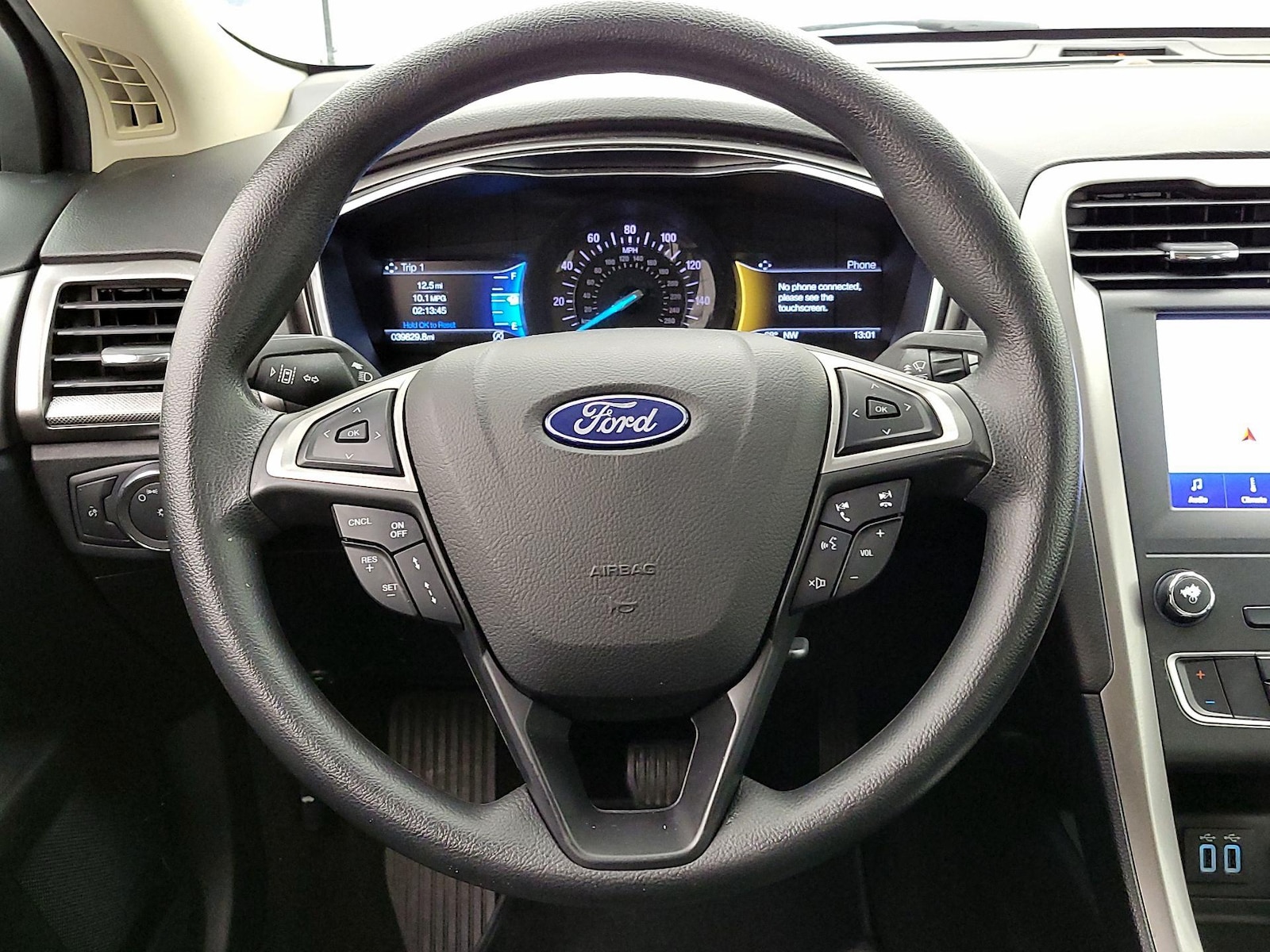2020 Ford Fusion SE - Photo 11