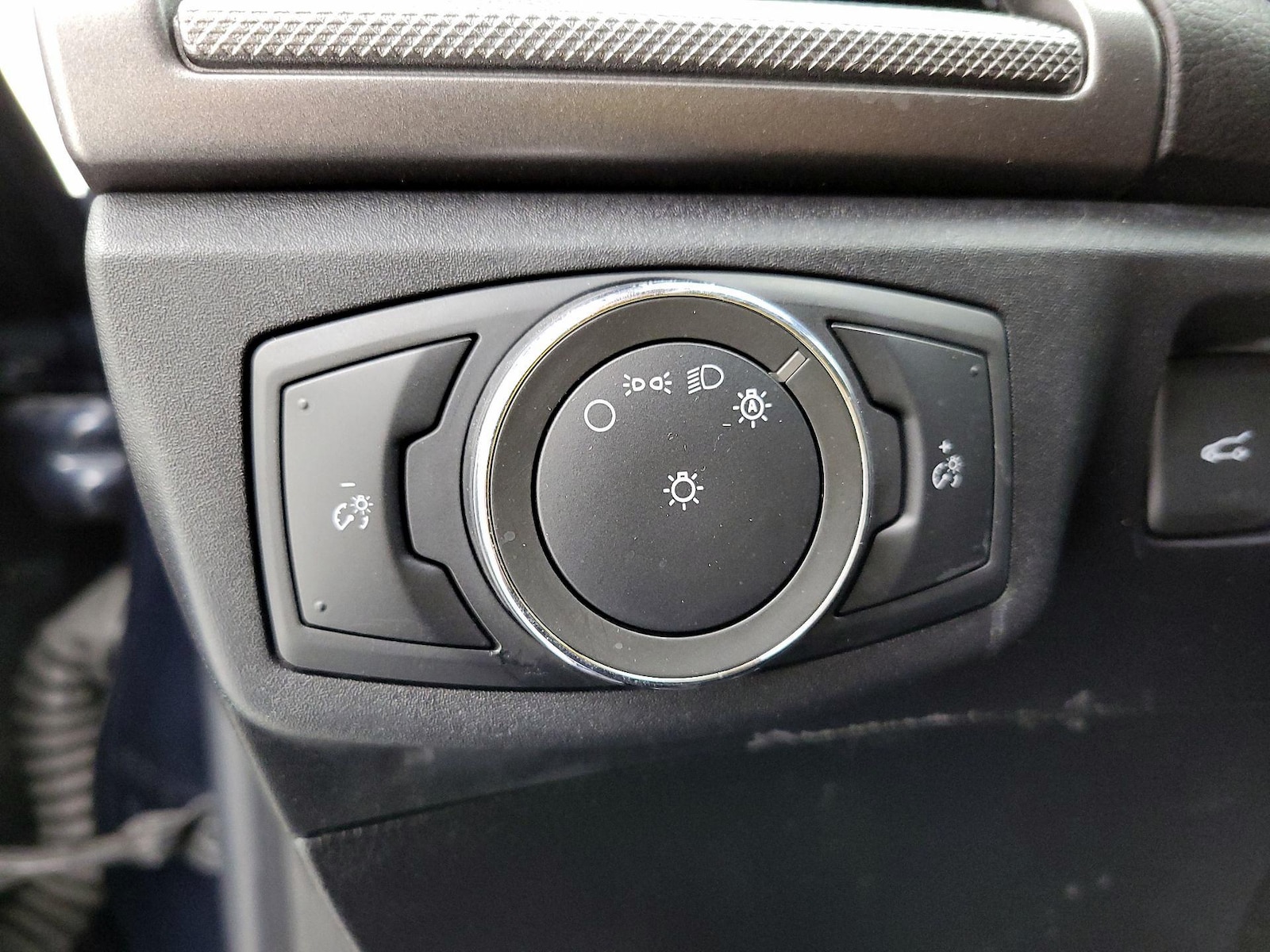 2020 Ford Fusion SE - Photo 14