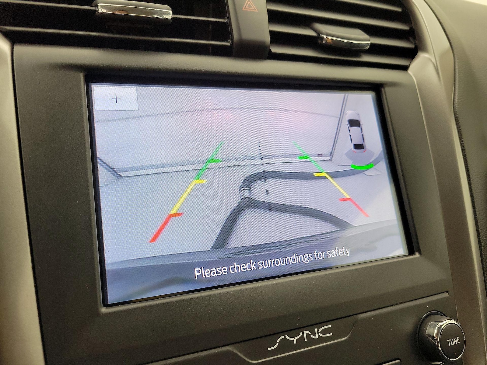 2020 Ford Fusion SE - Photo 16