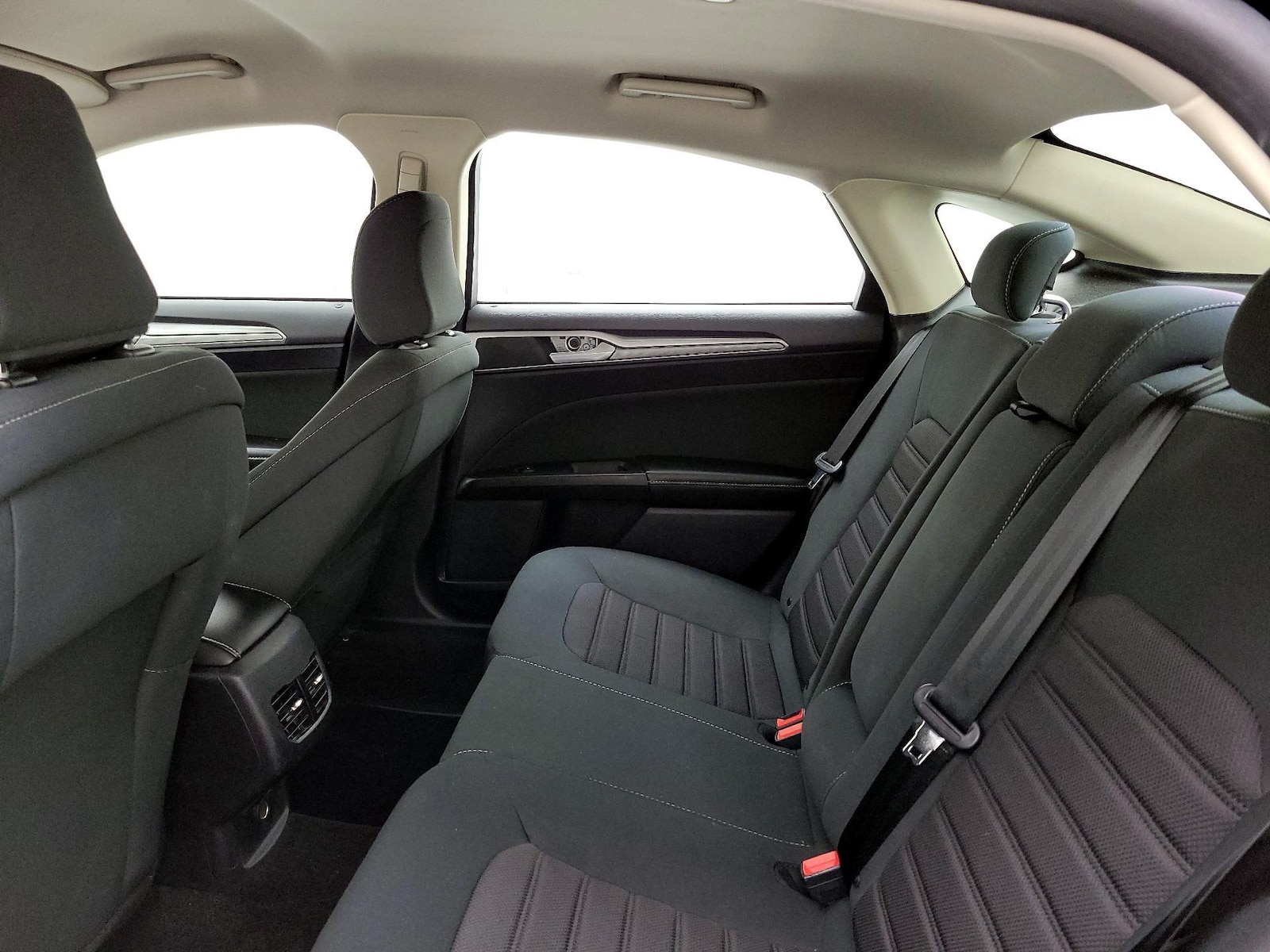 2020 Ford Fusion SE - Photo 21
