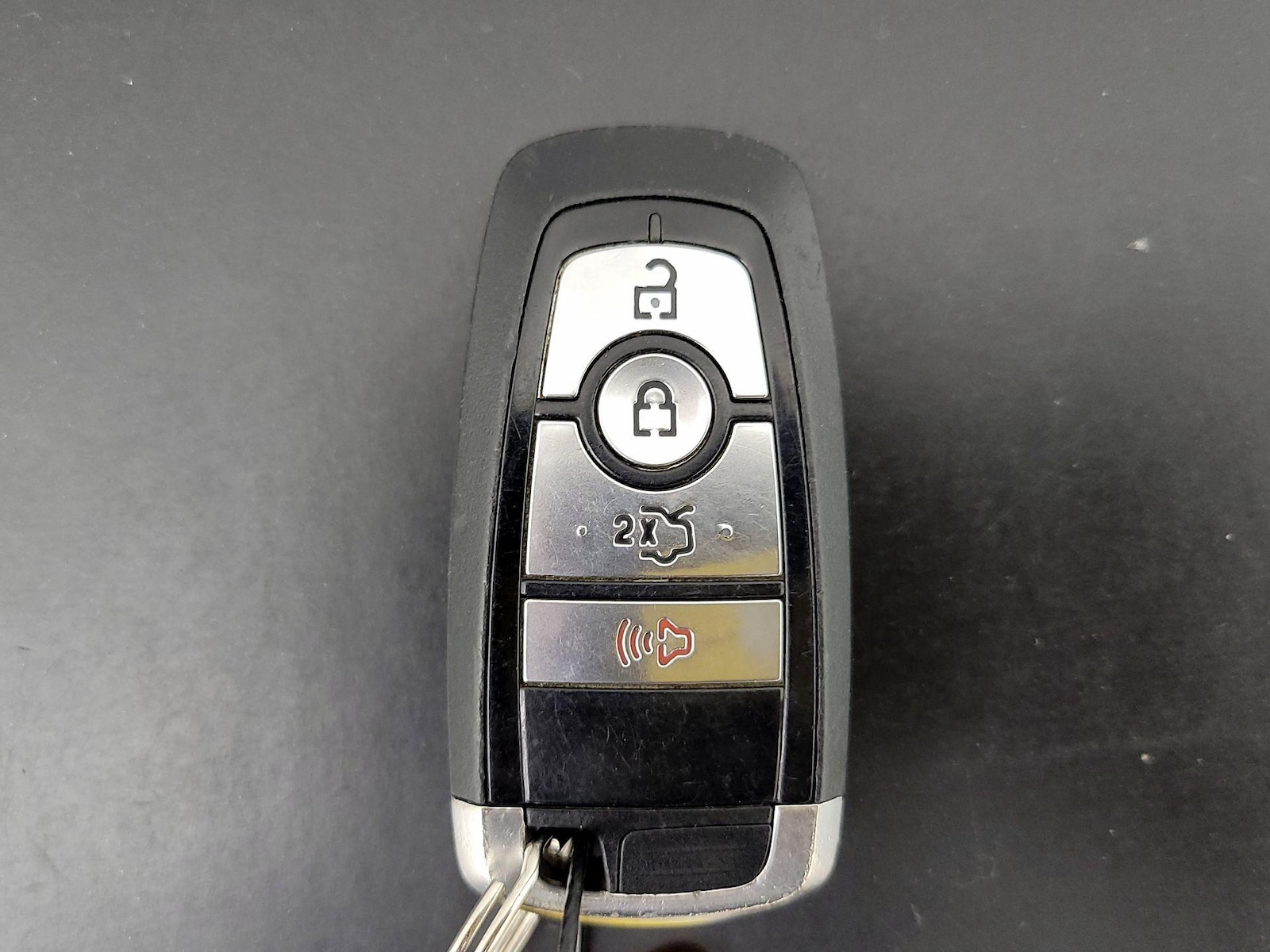 2020 Ford Fusion SE - Photo 24