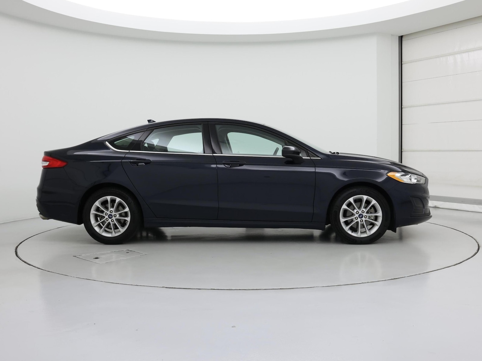 2020 Ford Fusion SE - Photo 8