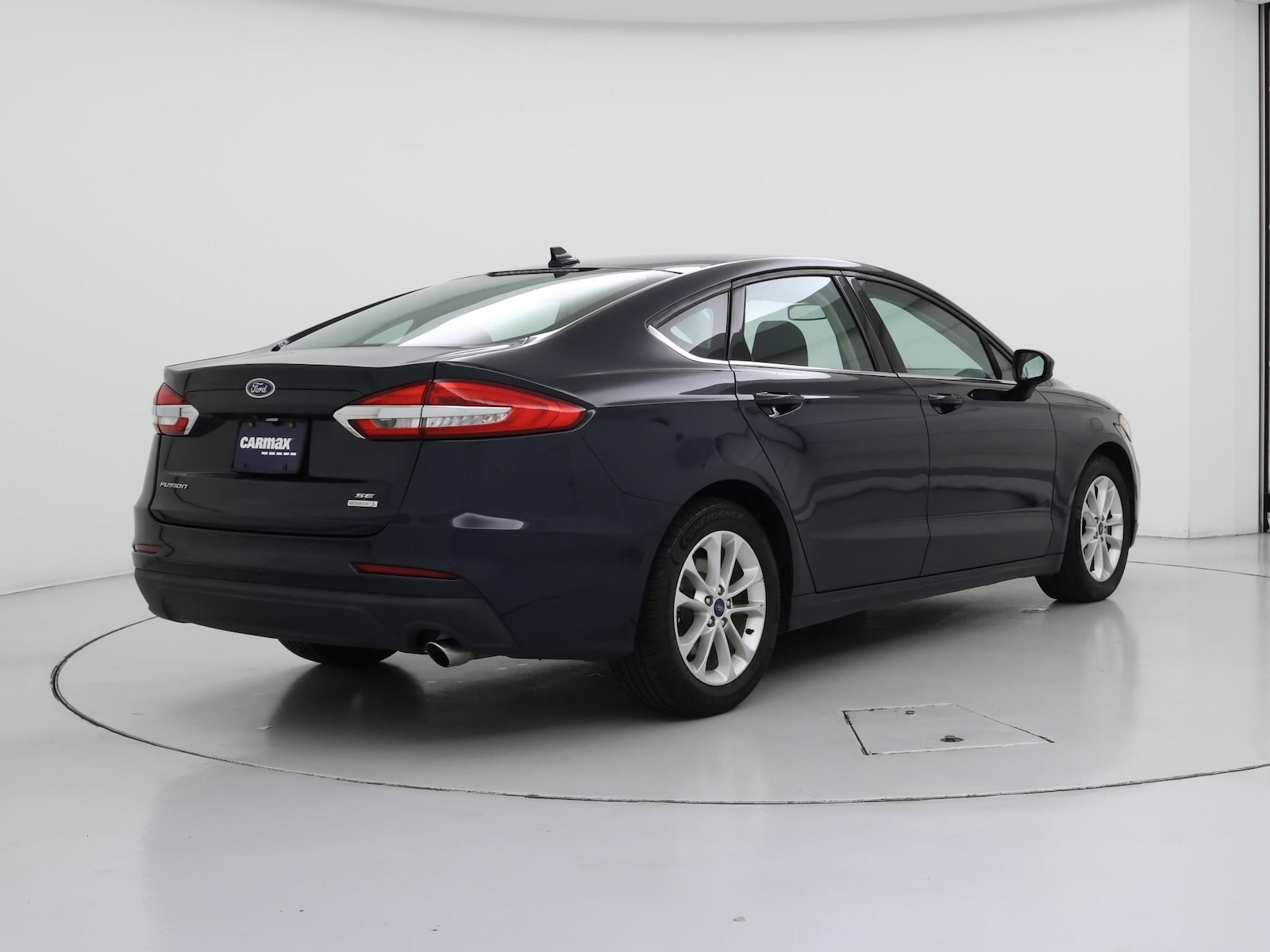 2020 Ford Fusion SE - Photo 9