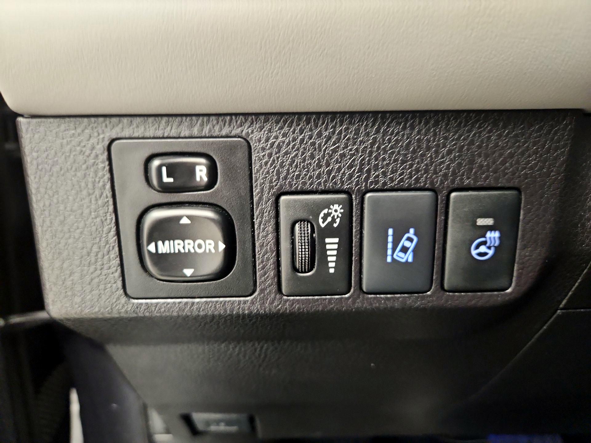 Thumbnail: 2017 Toyota RAV4 - 13