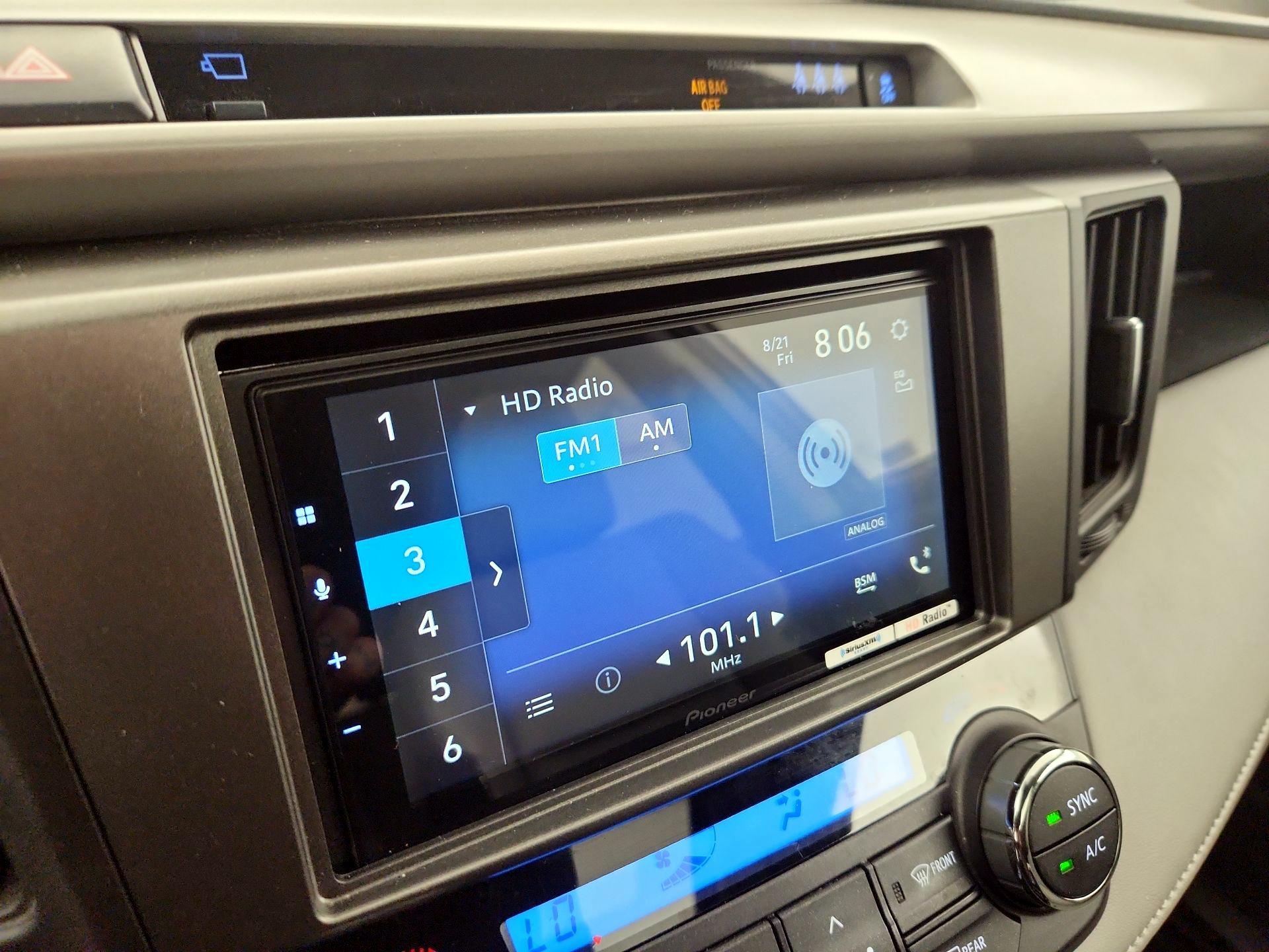Thumbnail: 2017 Toyota RAV4 - 15