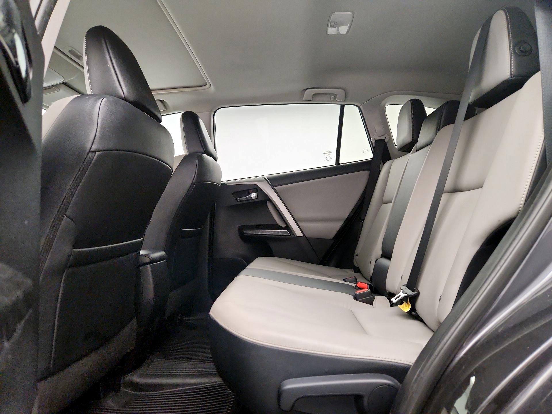 Thumbnail: 2017 Toyota RAV4 - 20