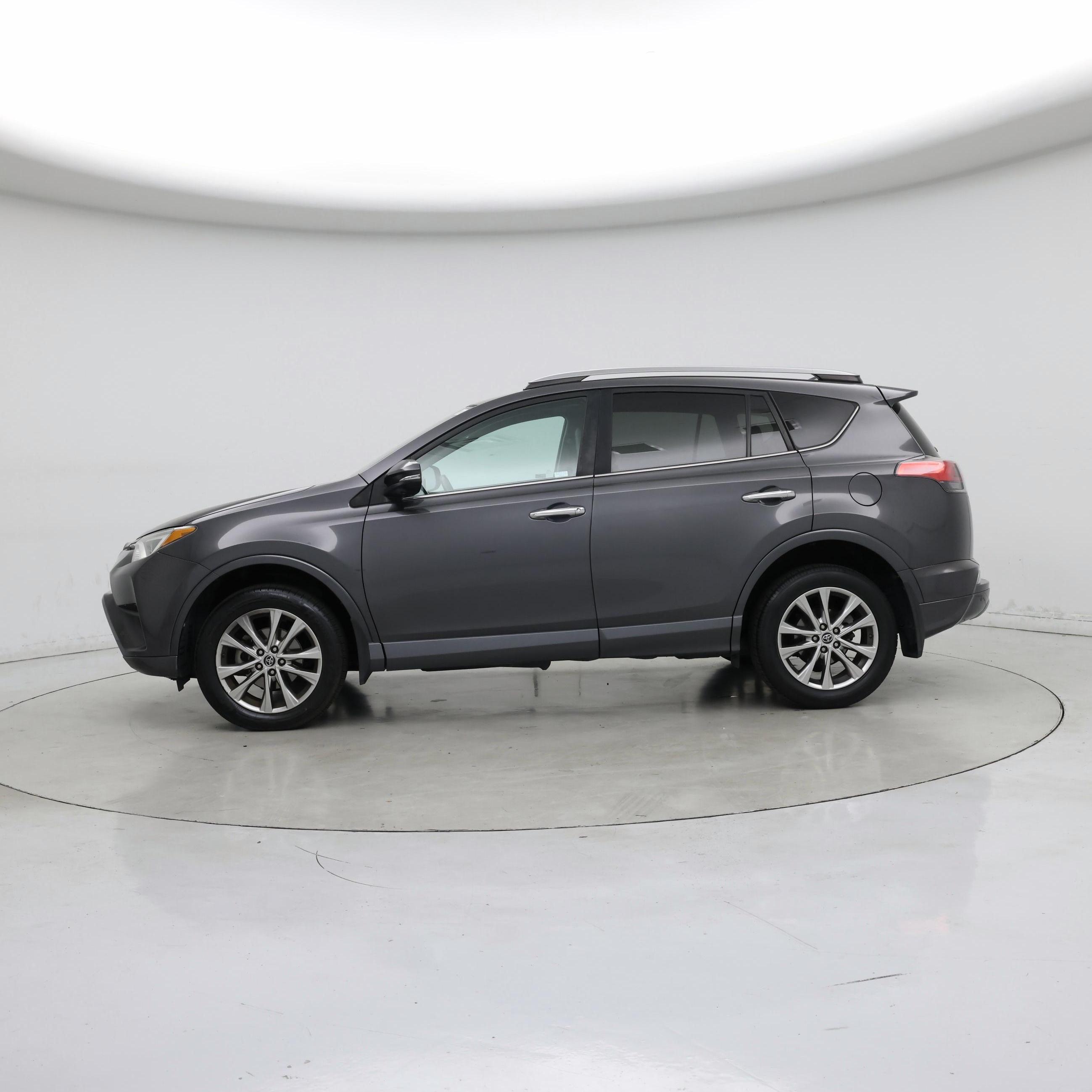 Thumbnail: 2017 Toyota RAV4 - 3