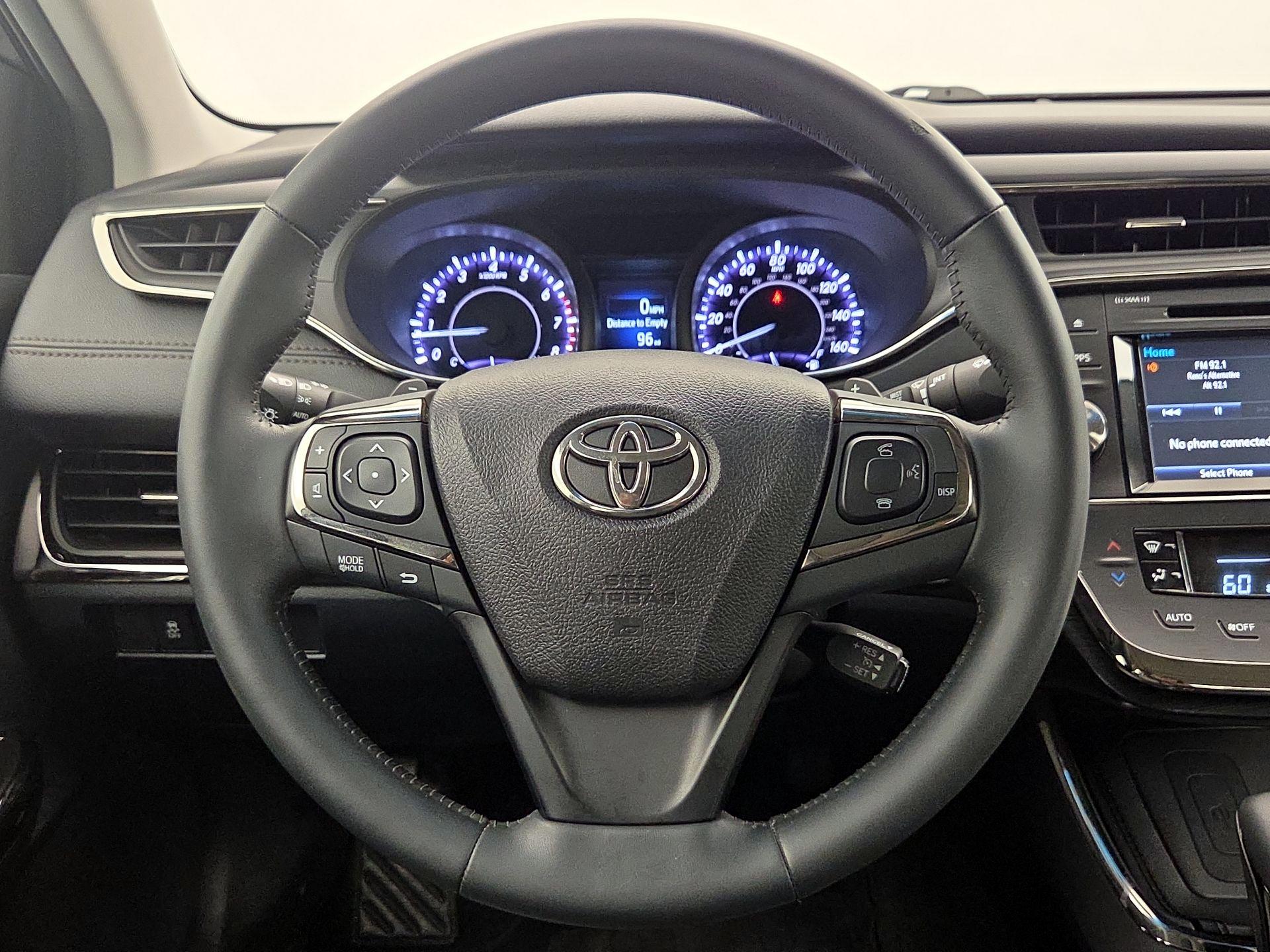 Thumbnail: 2016 Toyota Avalon - 10