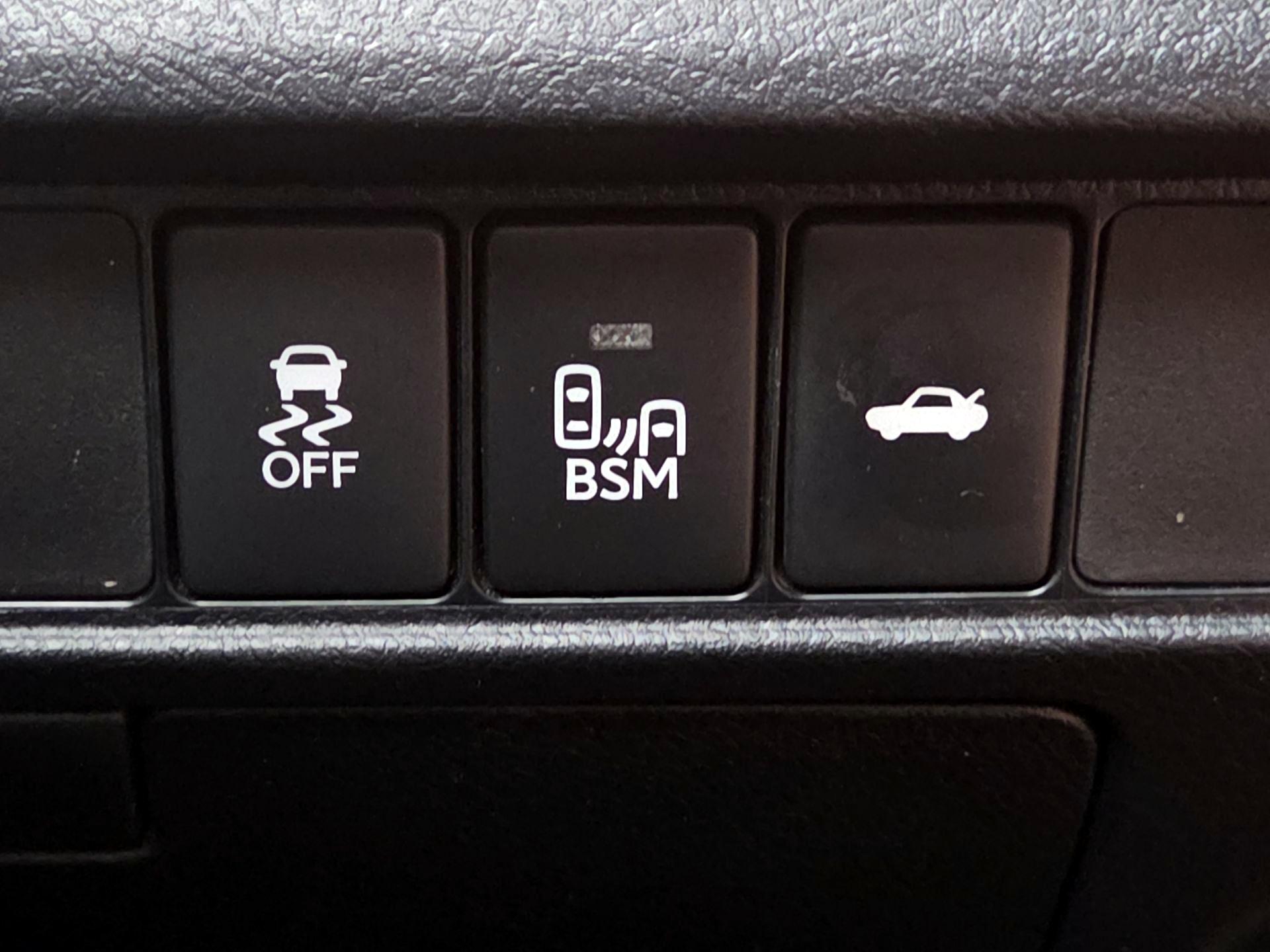 Thumbnail: 2016 Toyota Avalon - 13
