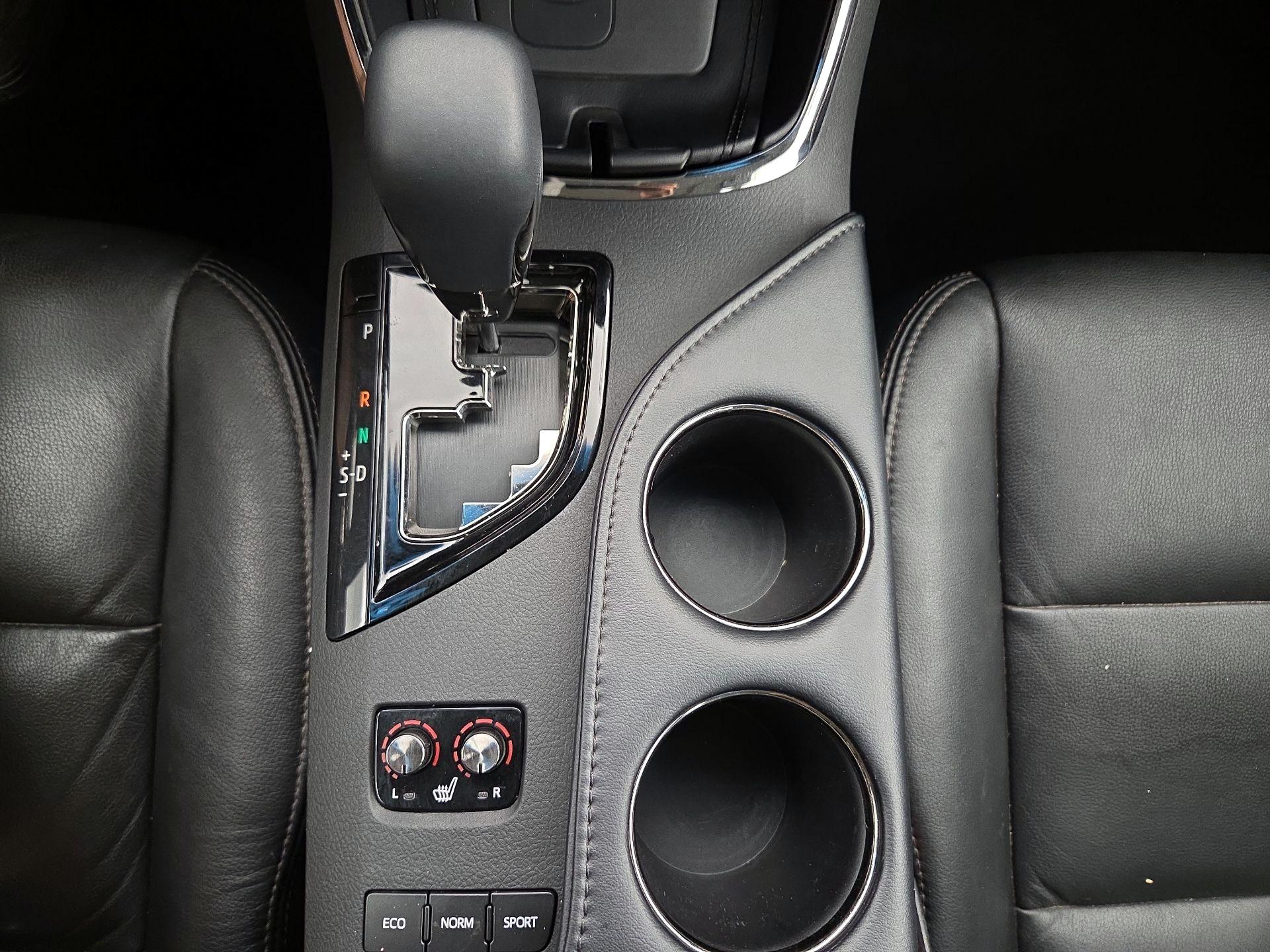 Thumbnail: 2016 Toyota Avalon - 17