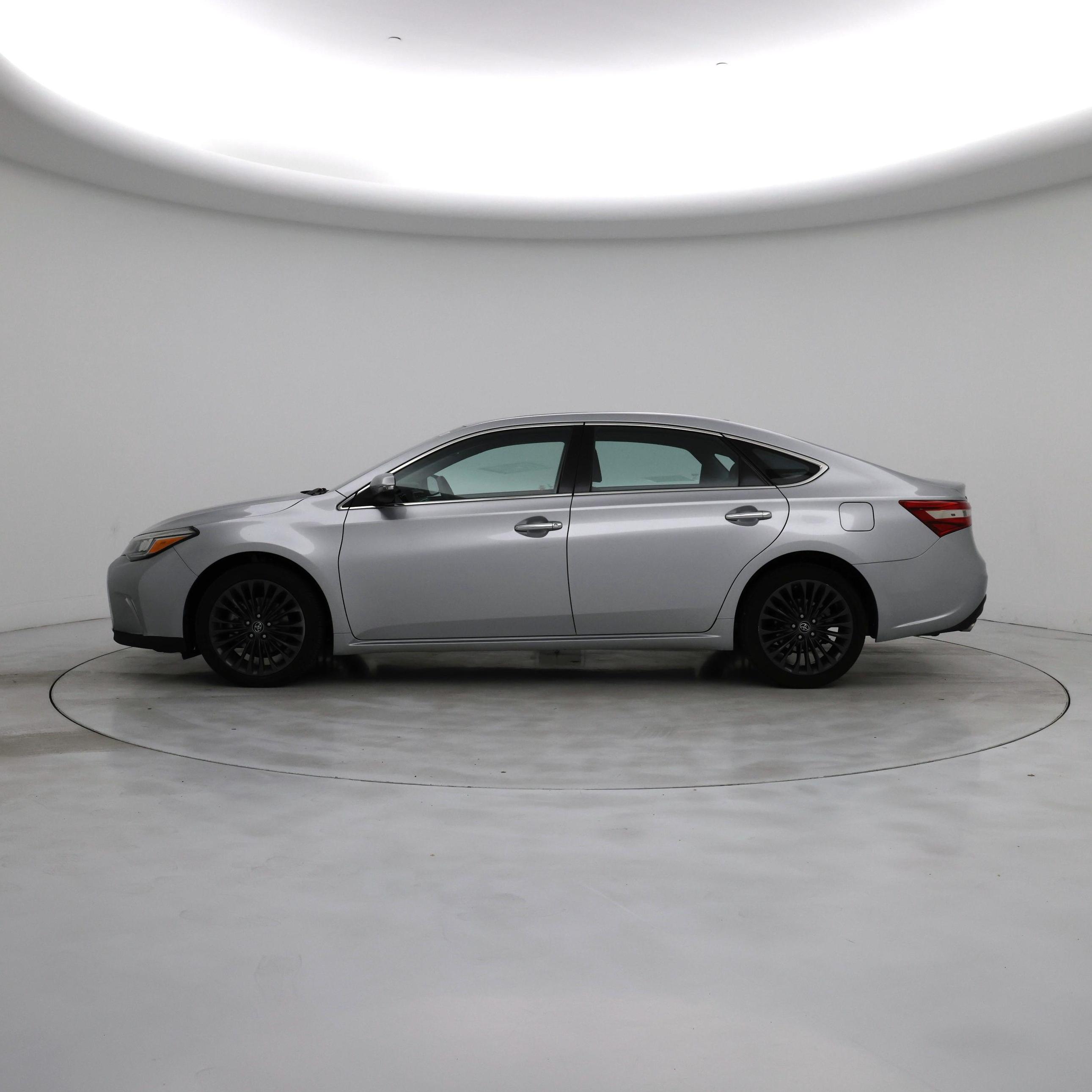 Thumbnail: 2016 Toyota Avalon - 3
