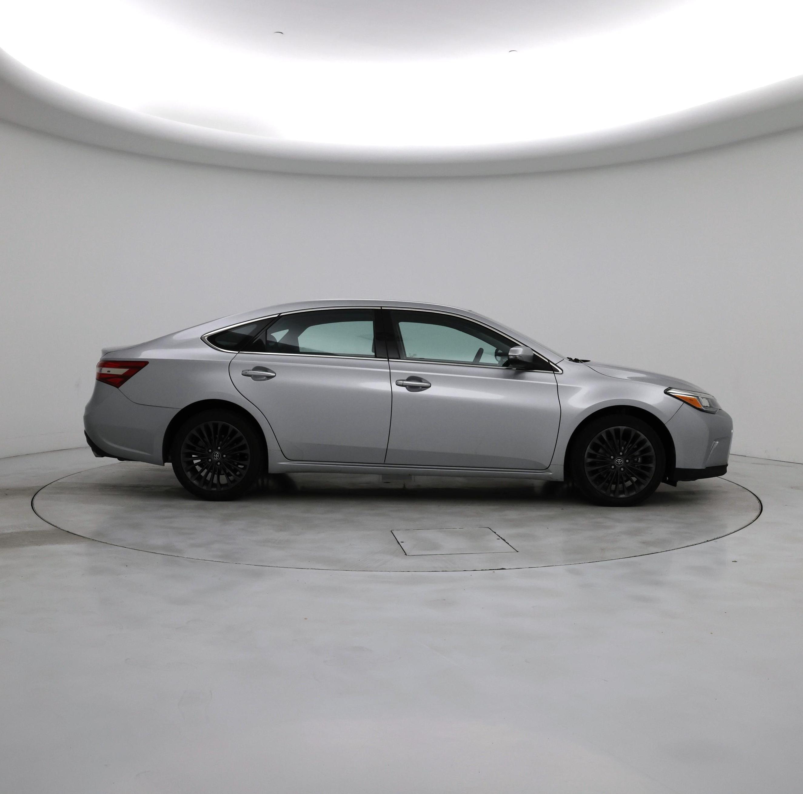 Thumbnail: 2016 Toyota Avalon - 7