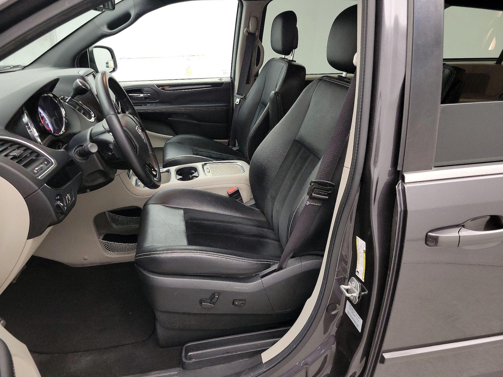 2017 Dodge Grand Caravan SXT - Photo 12