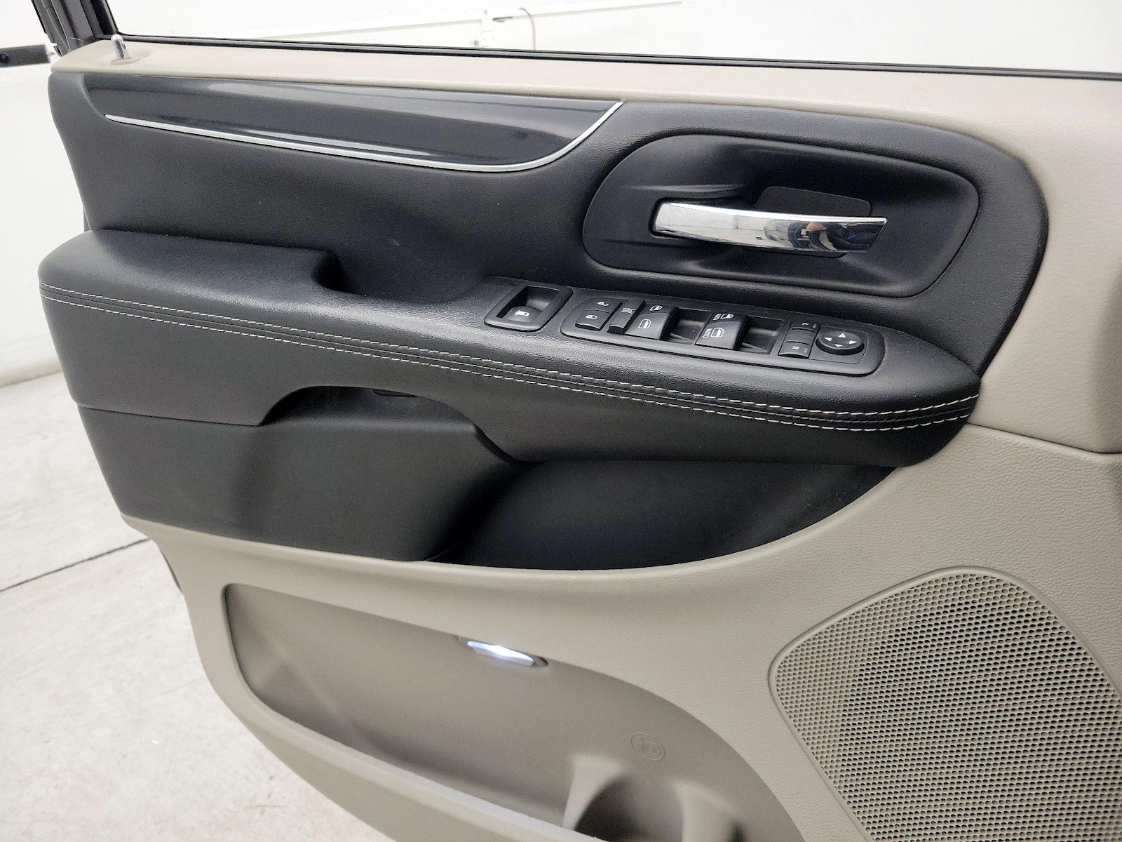2017 Dodge Grand Caravan SXT - Photo 13