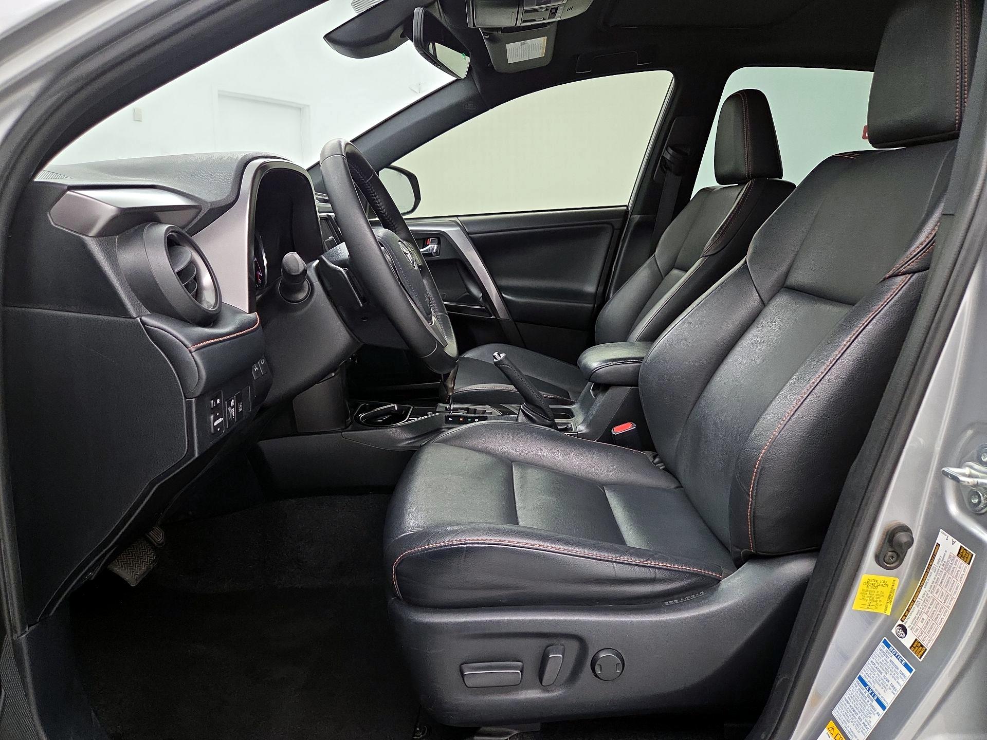 Thumbnail: 2018 Toyota RAV4 - 11