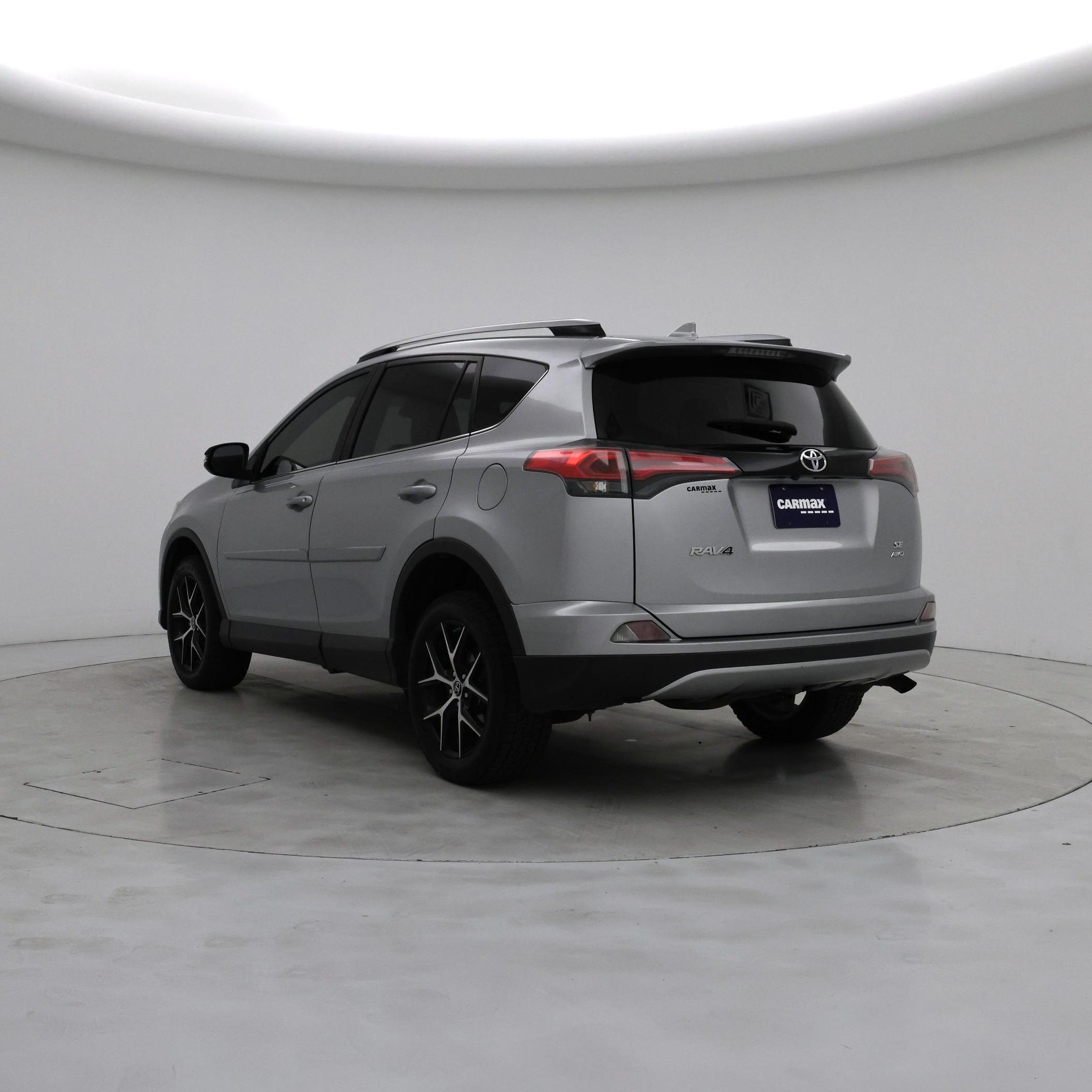 Thumbnail: 2018 Toyota RAV4 - 2