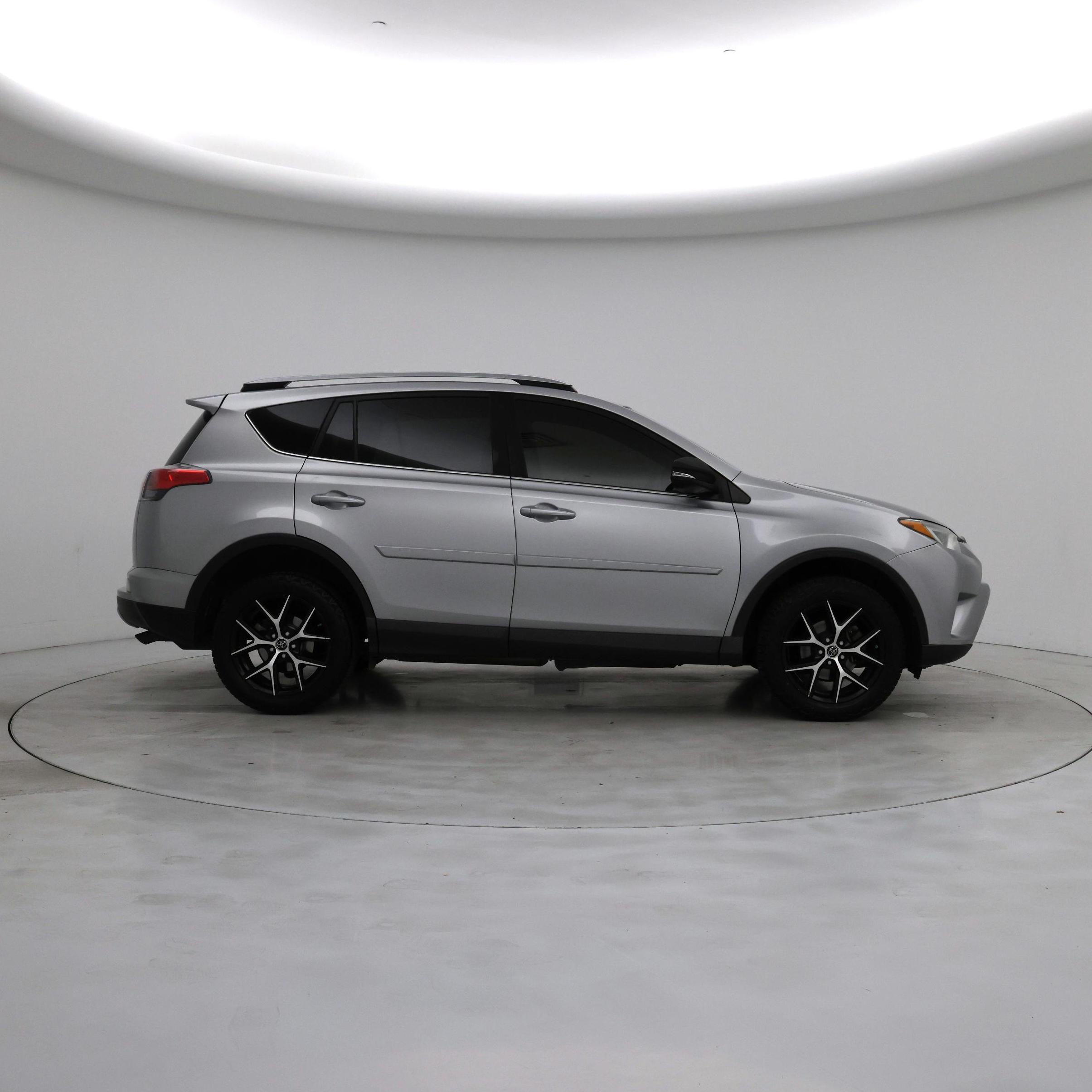 Thumbnail: 2018 Toyota RAV4 - 7