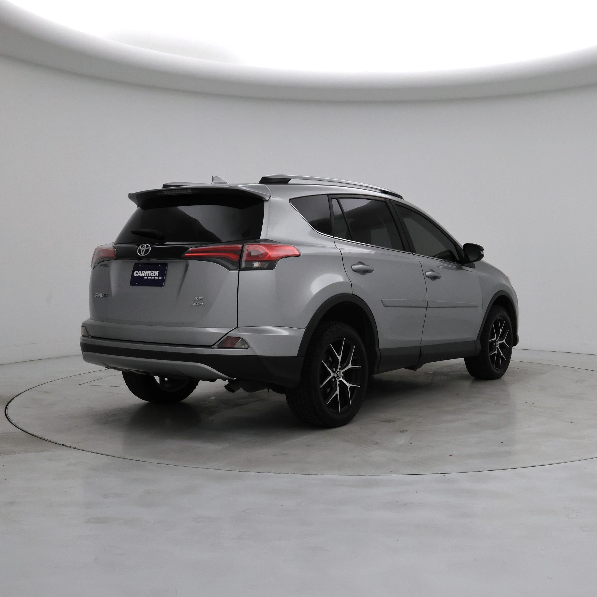 Thumbnail: 2018 Toyota RAV4 - 8