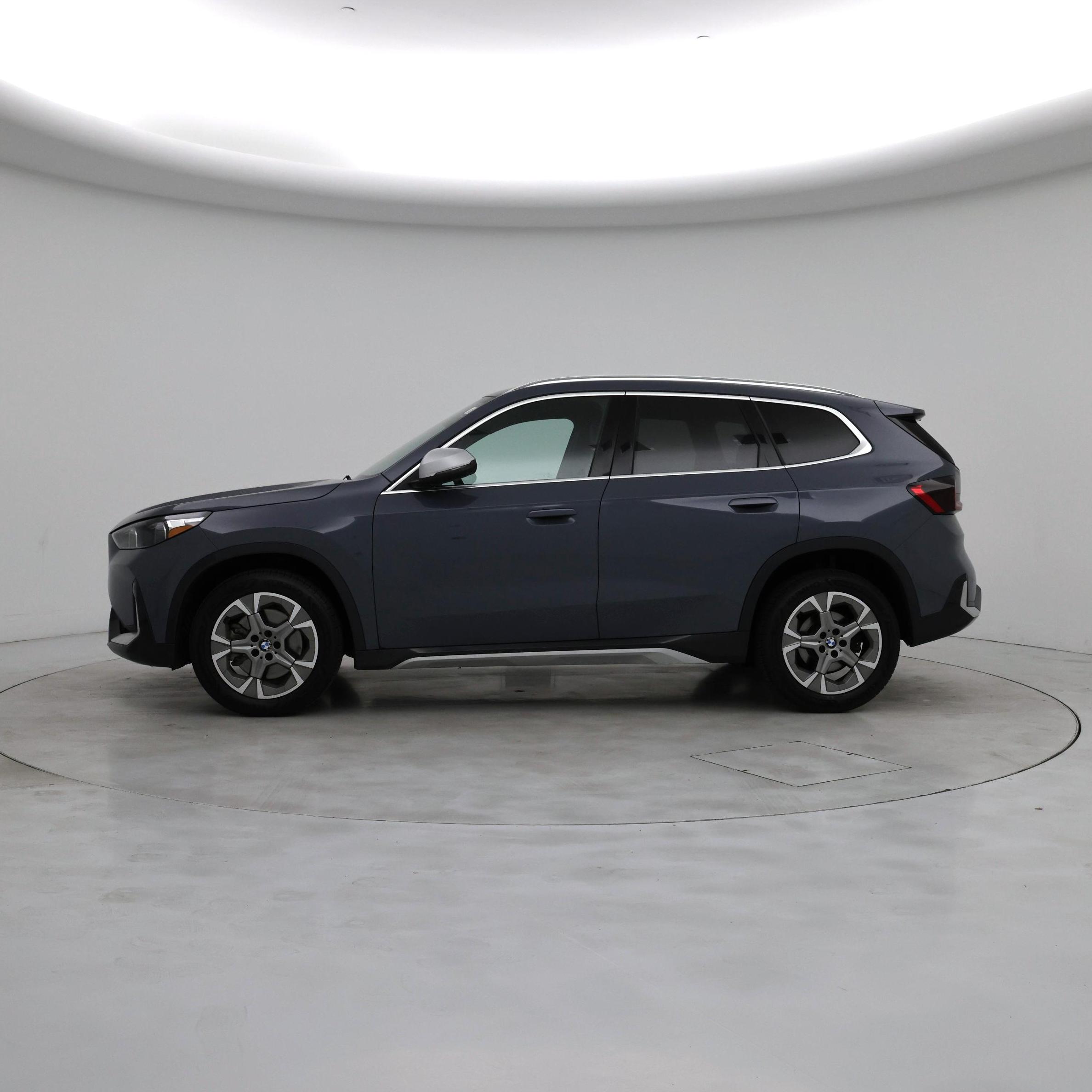 Thumbnail: 2023 BMW X1 - 3